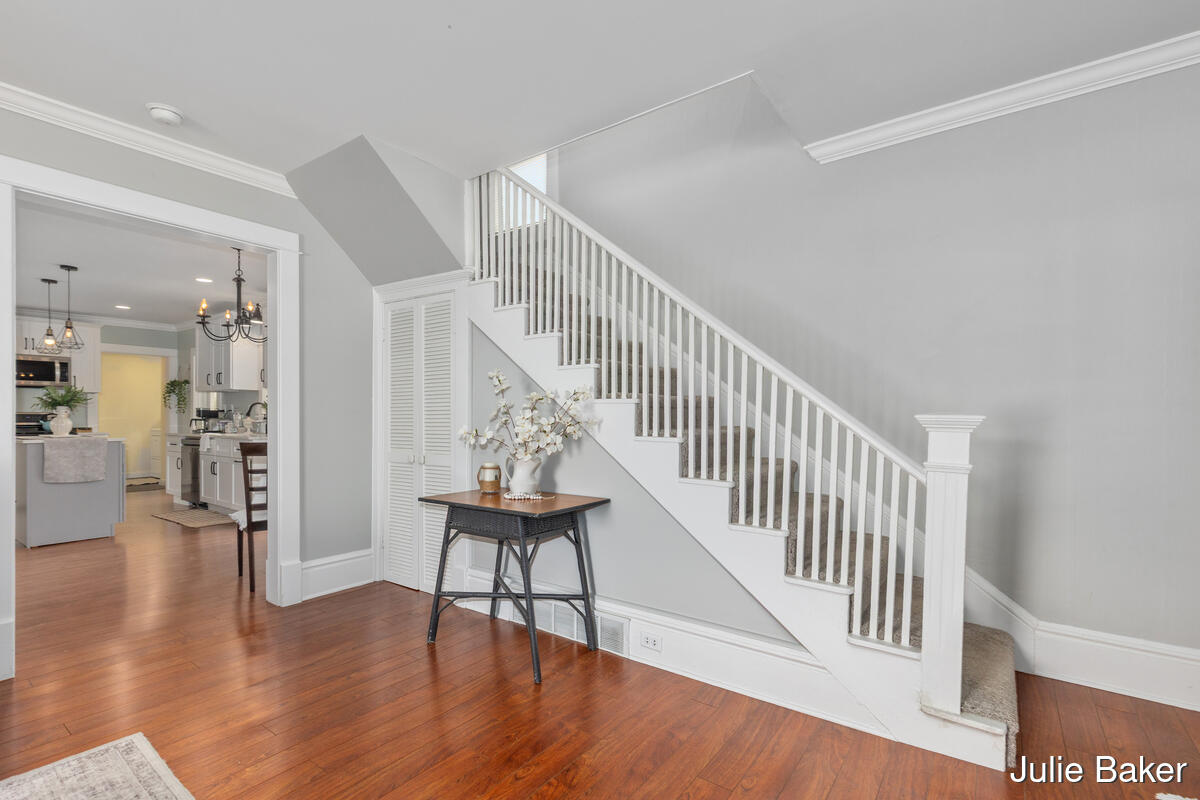 40 S Monroe Street NE Rockford MI 49341