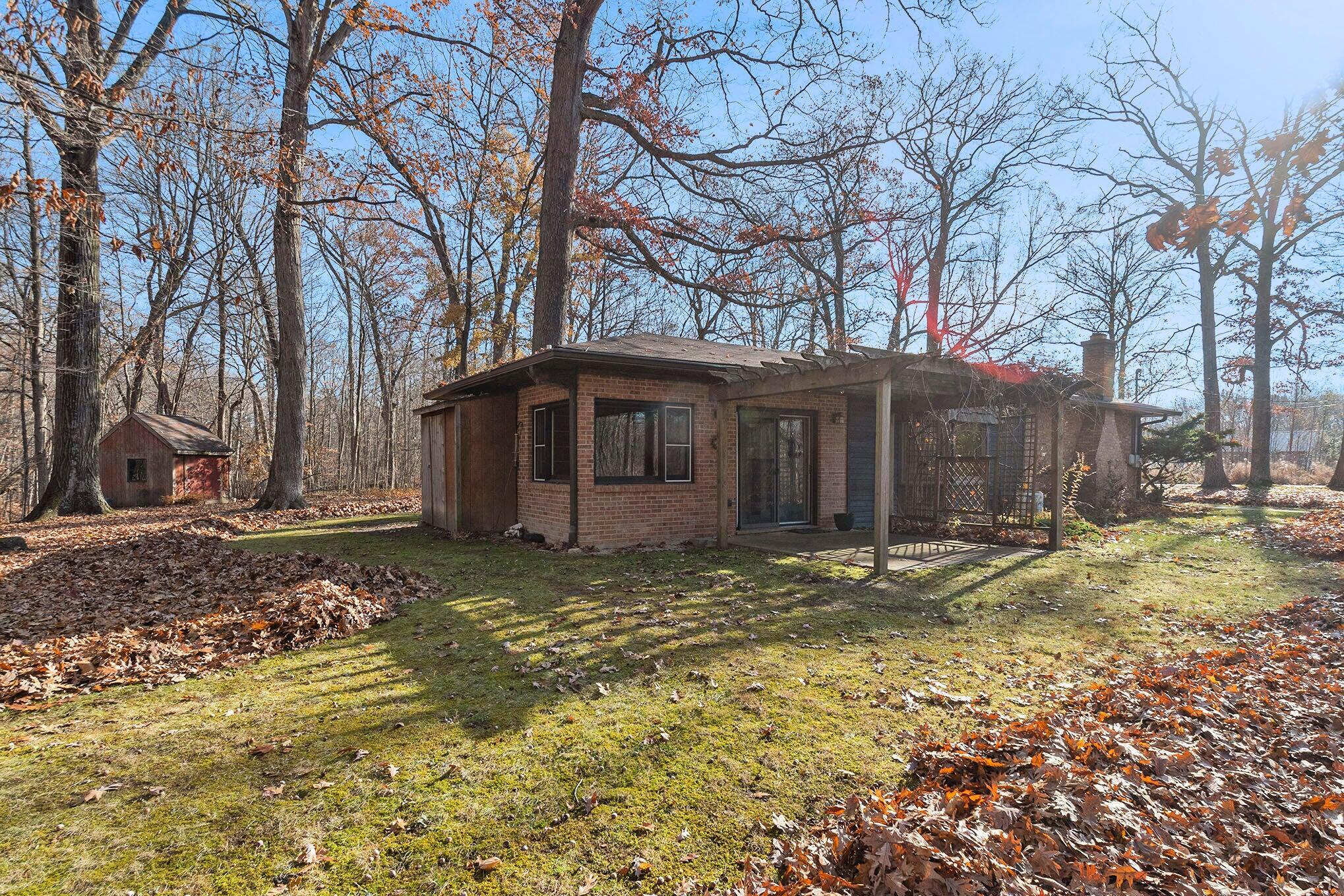 6629 W East Road Three Oaks MI 49128