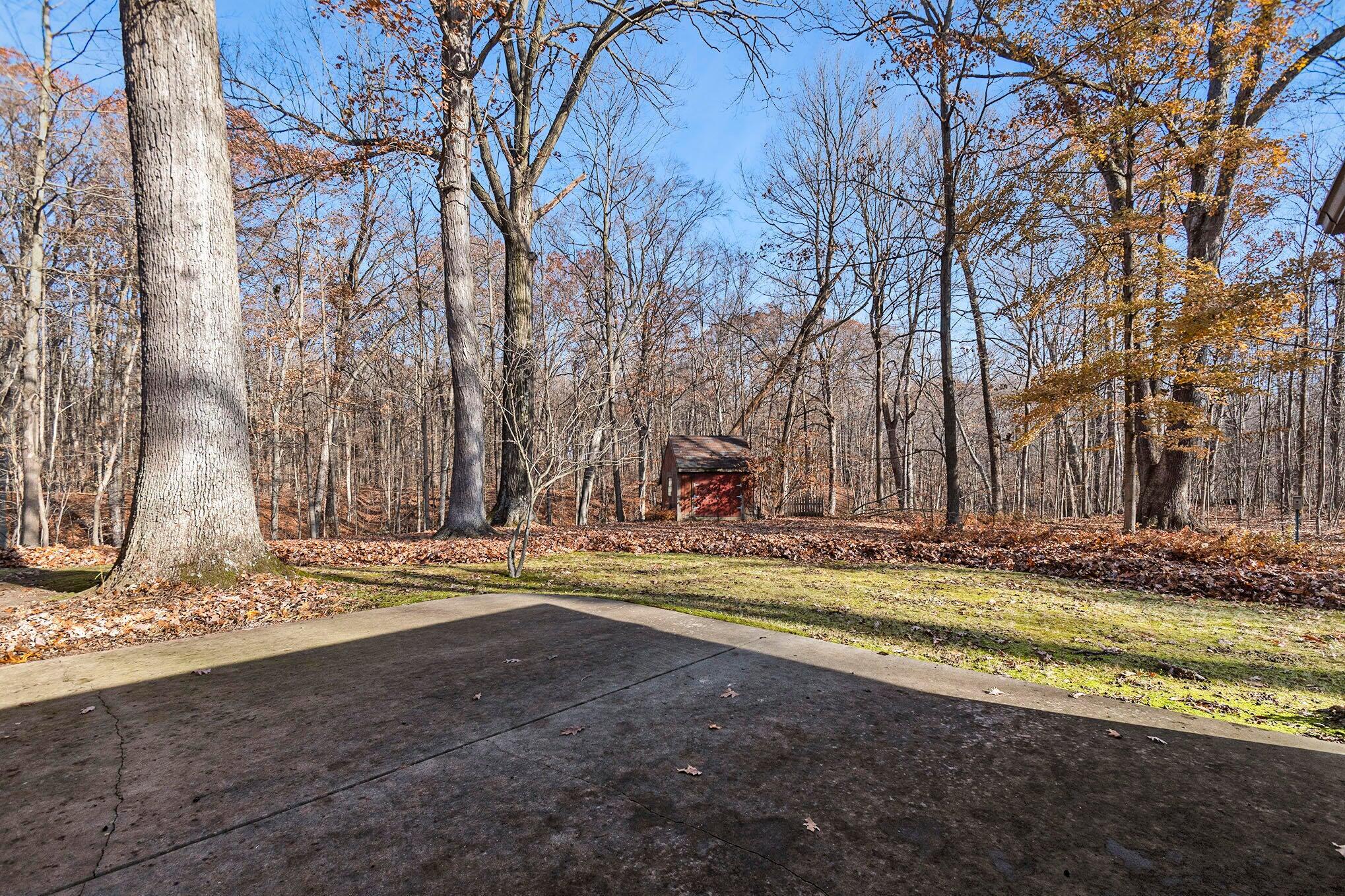 6629 W East Road Three Oaks MI 49128