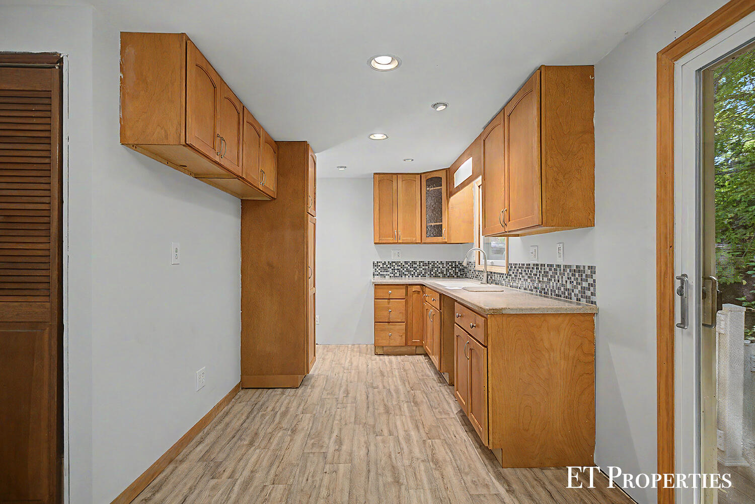 3739 Grape Avenue NE Grand Rapids MI 49525