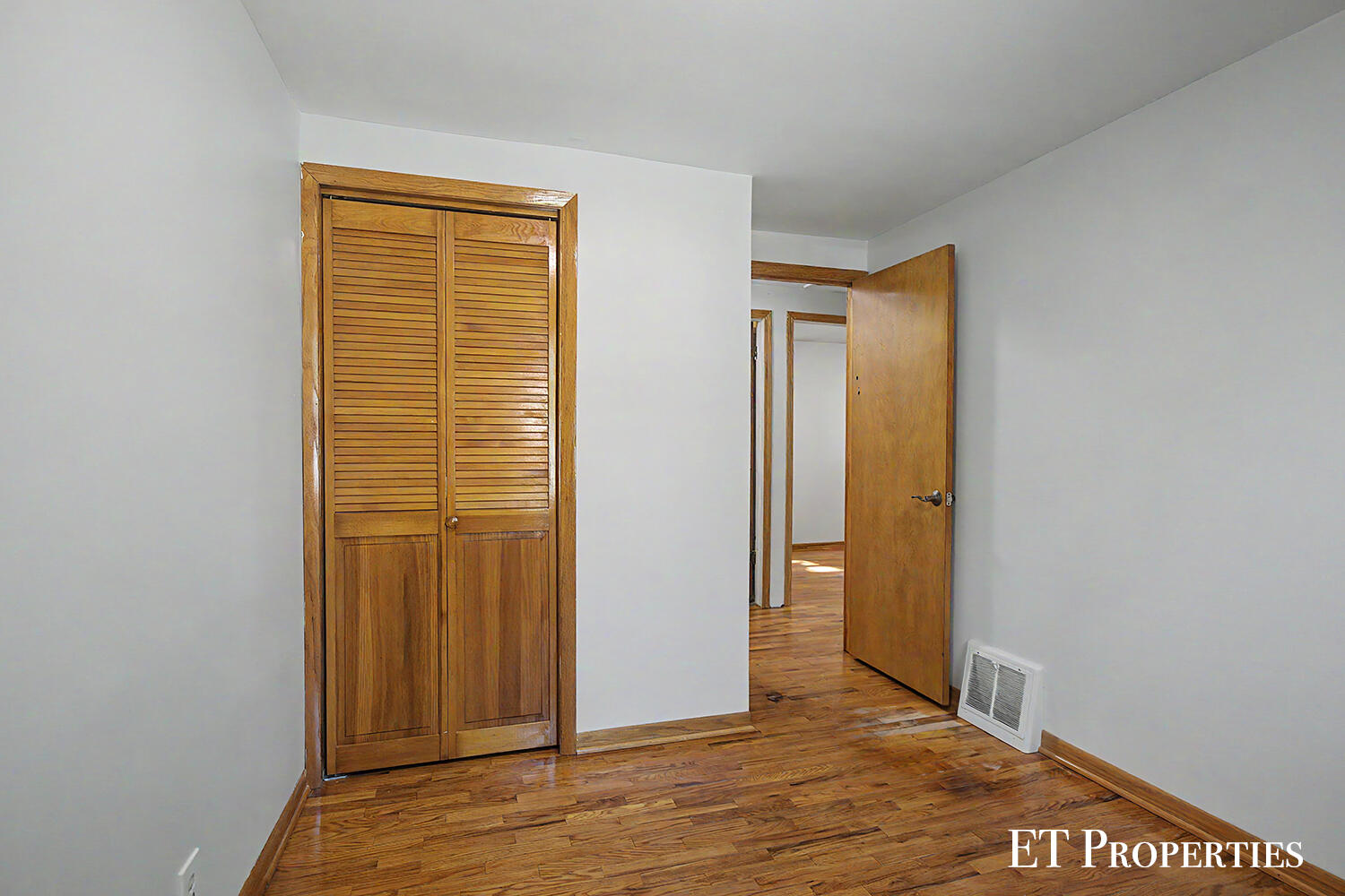 3739 Grape Avenue NE Grand Rapids MI 49525