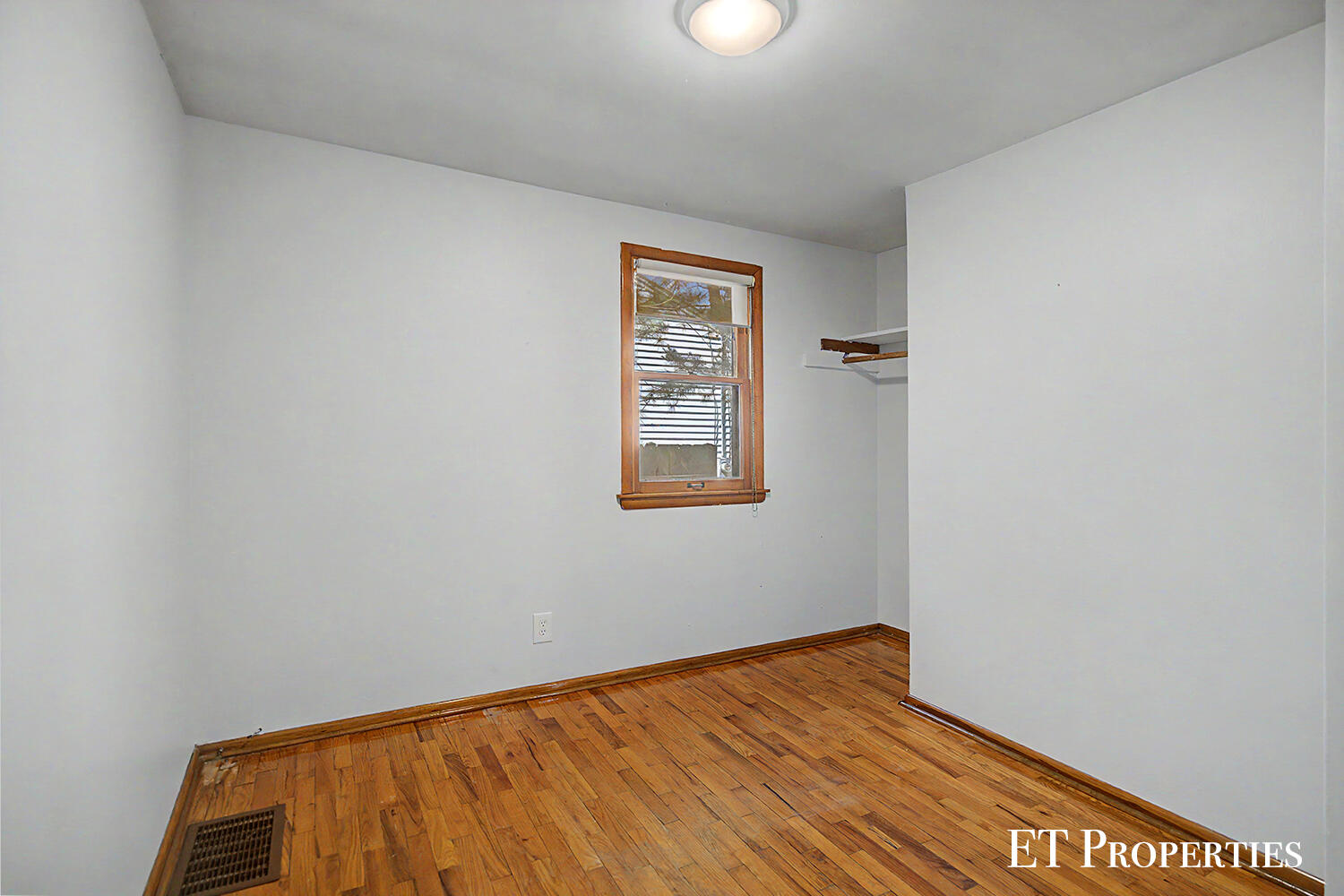 3739 Grape Avenue NE Grand Rapids MI 49525