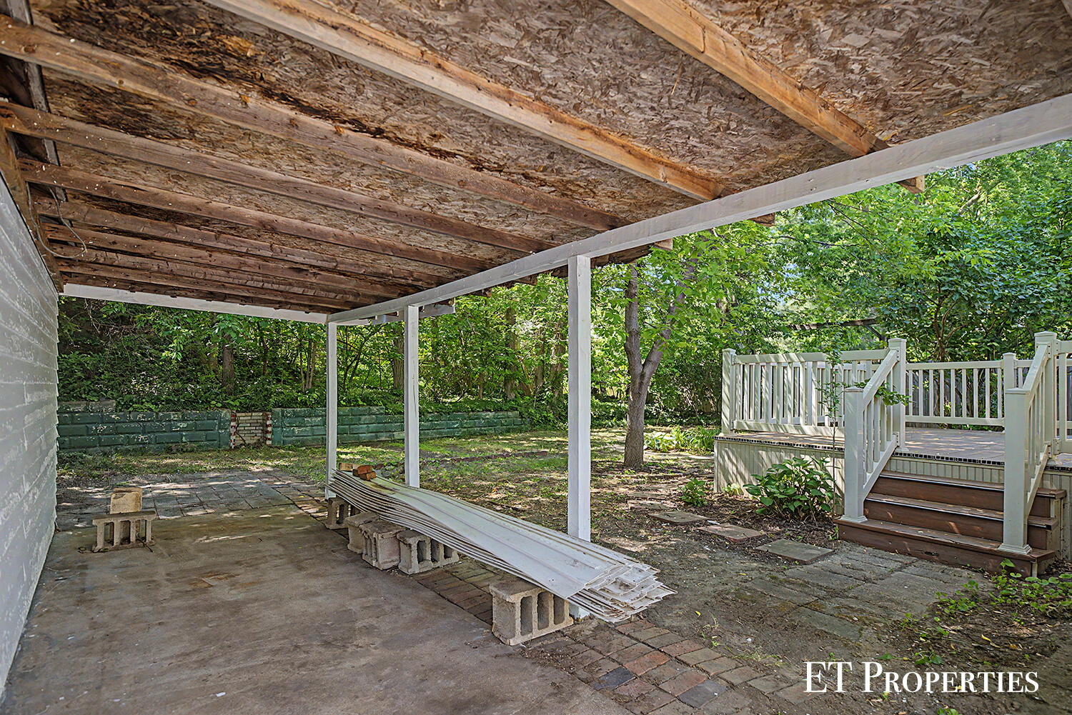 3739 Grape Avenue NE Grand Rapids MI 49525