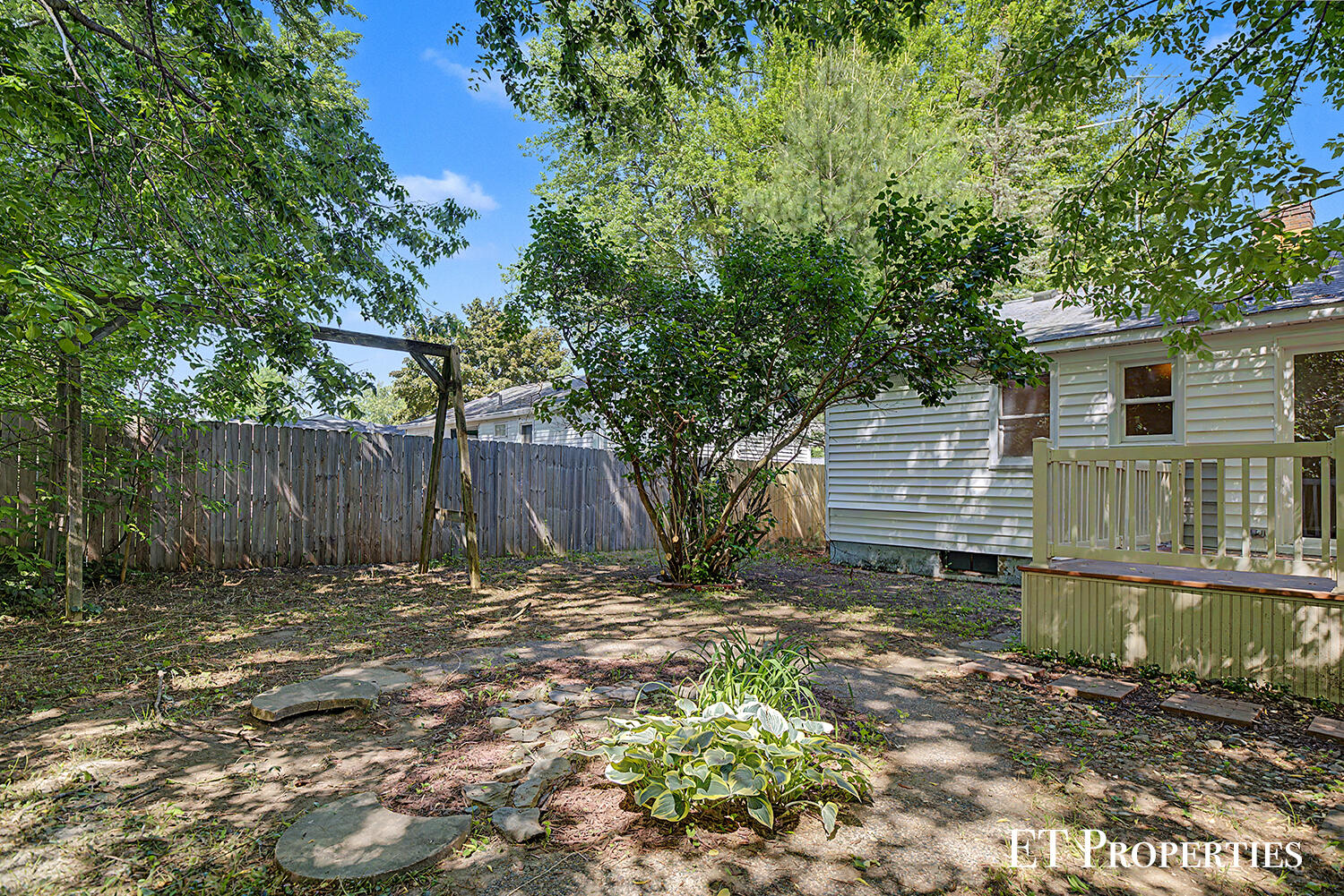 3739 Grape Avenue NE Grand Rapids MI 49525