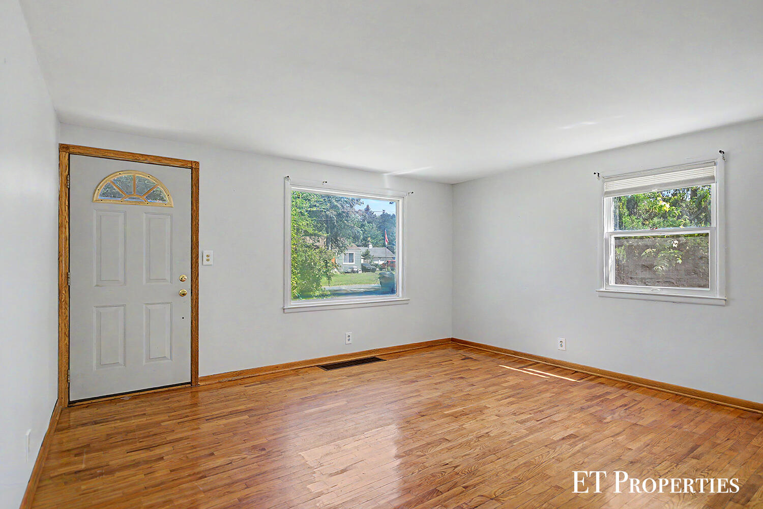3739 Grape Avenue NE Grand Rapids MI 49525