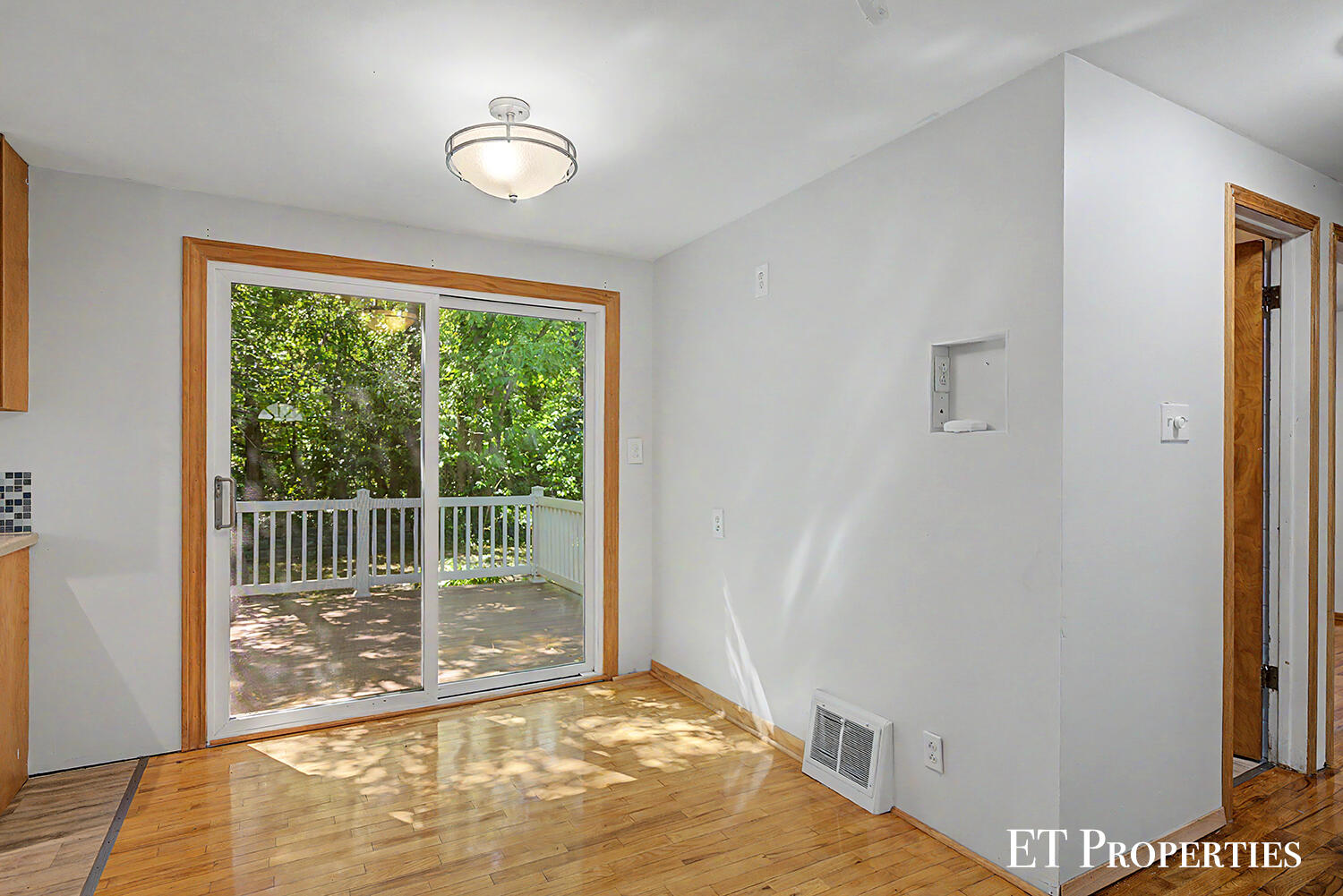 3739 Grape Avenue NE Grand Rapids MI 49525