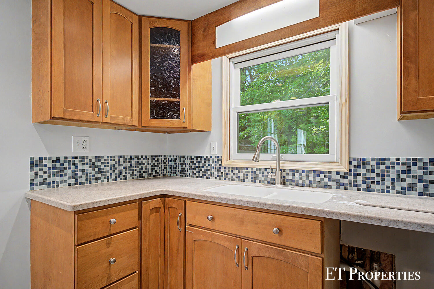 3739 Grape Avenue NE Grand Rapids MI 49525