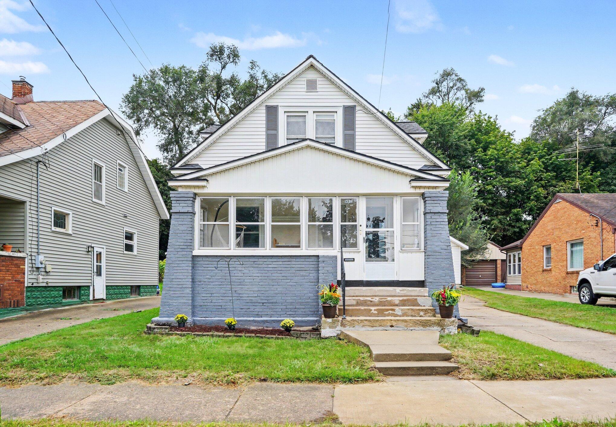 1537 Powers Avenue NW Grand Rapids MI 49504
