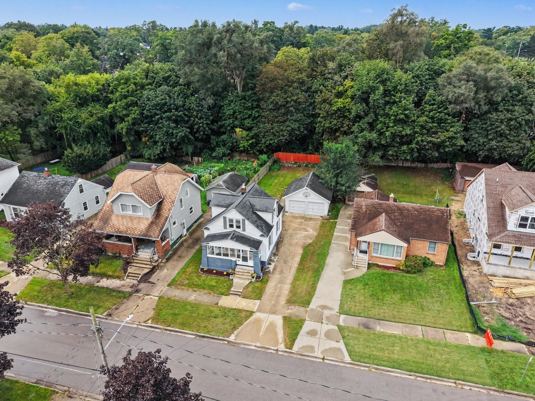 1537 Powers Avenue NW Grand Rapids MI 49504