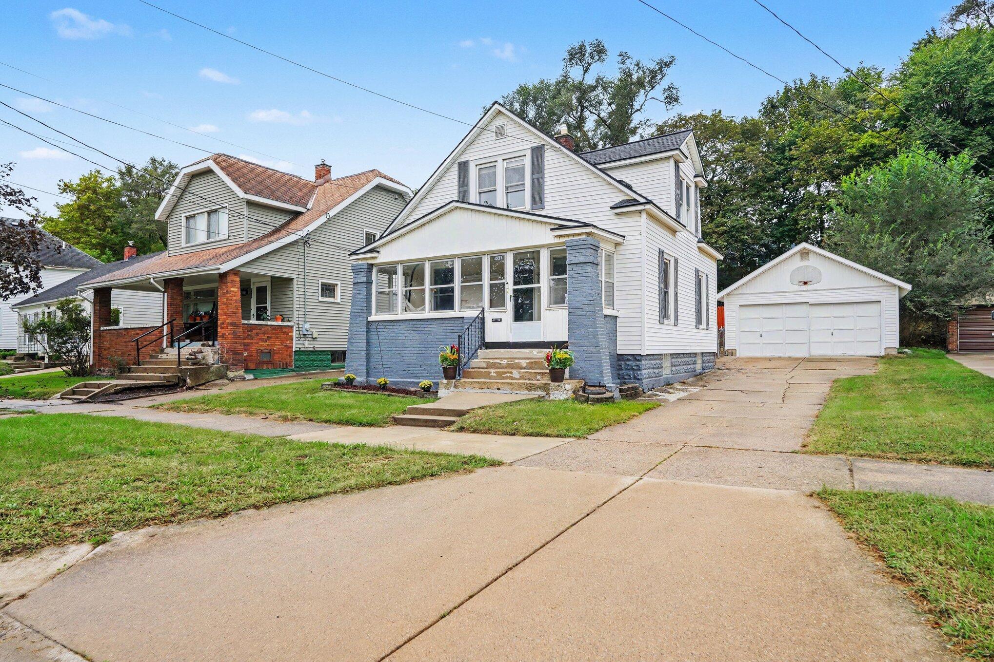 1537 Powers Avenue NW Grand Rapids MI 49504