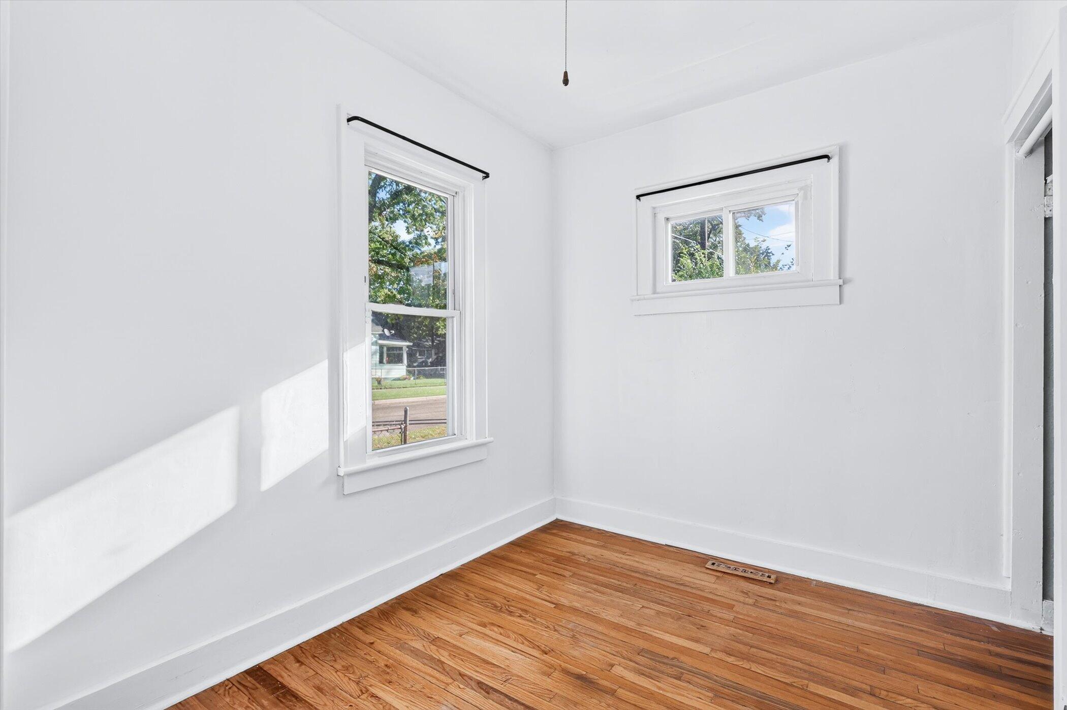 379 E Dale Avenue Muskegon MI 49442