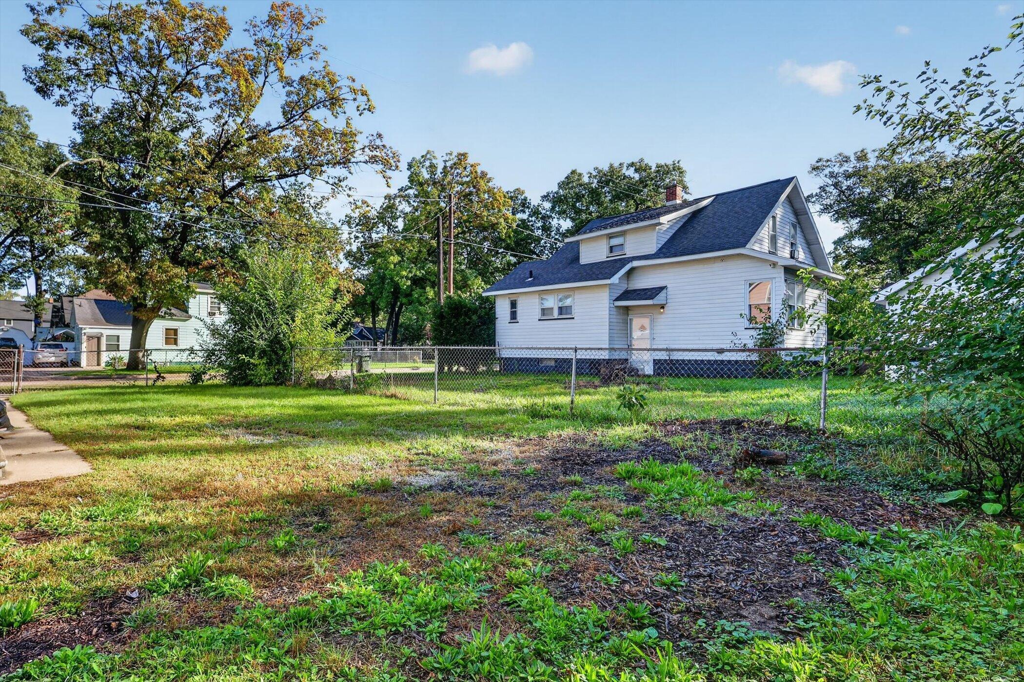 379 E Dale Avenue Muskegon MI 49442