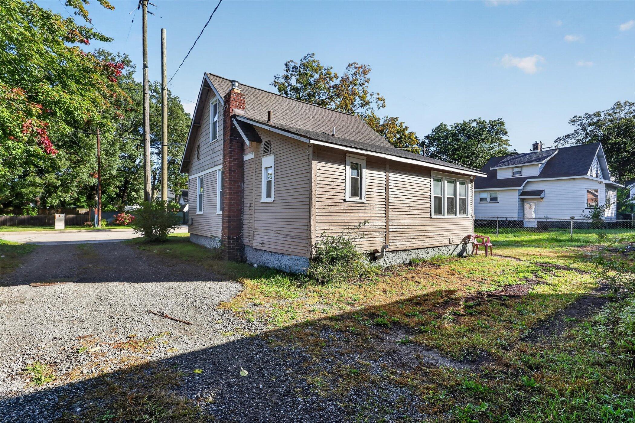 379 E Dale Avenue Muskegon MI 49442