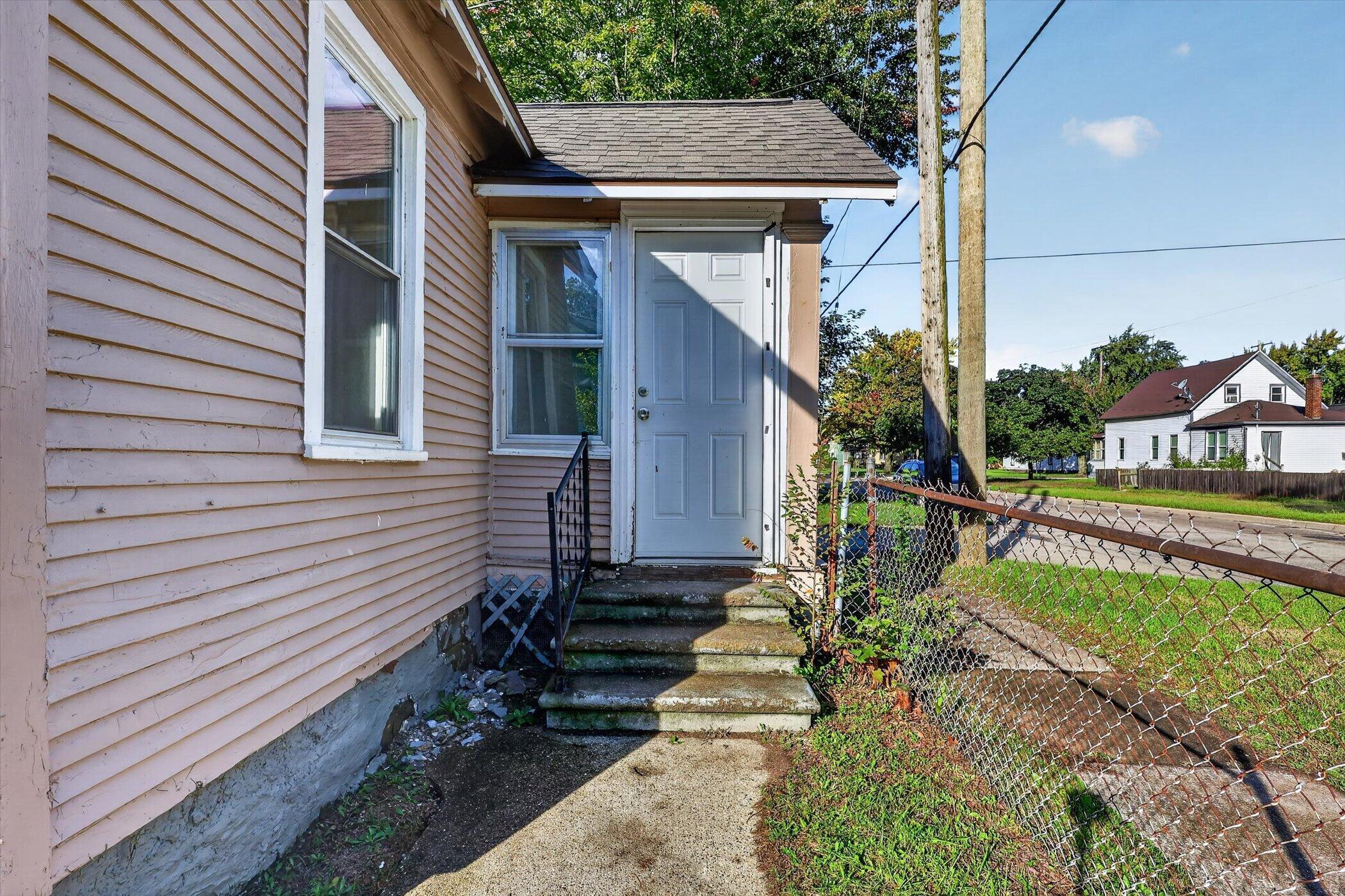 379 E Dale Avenue Muskegon MI 49442