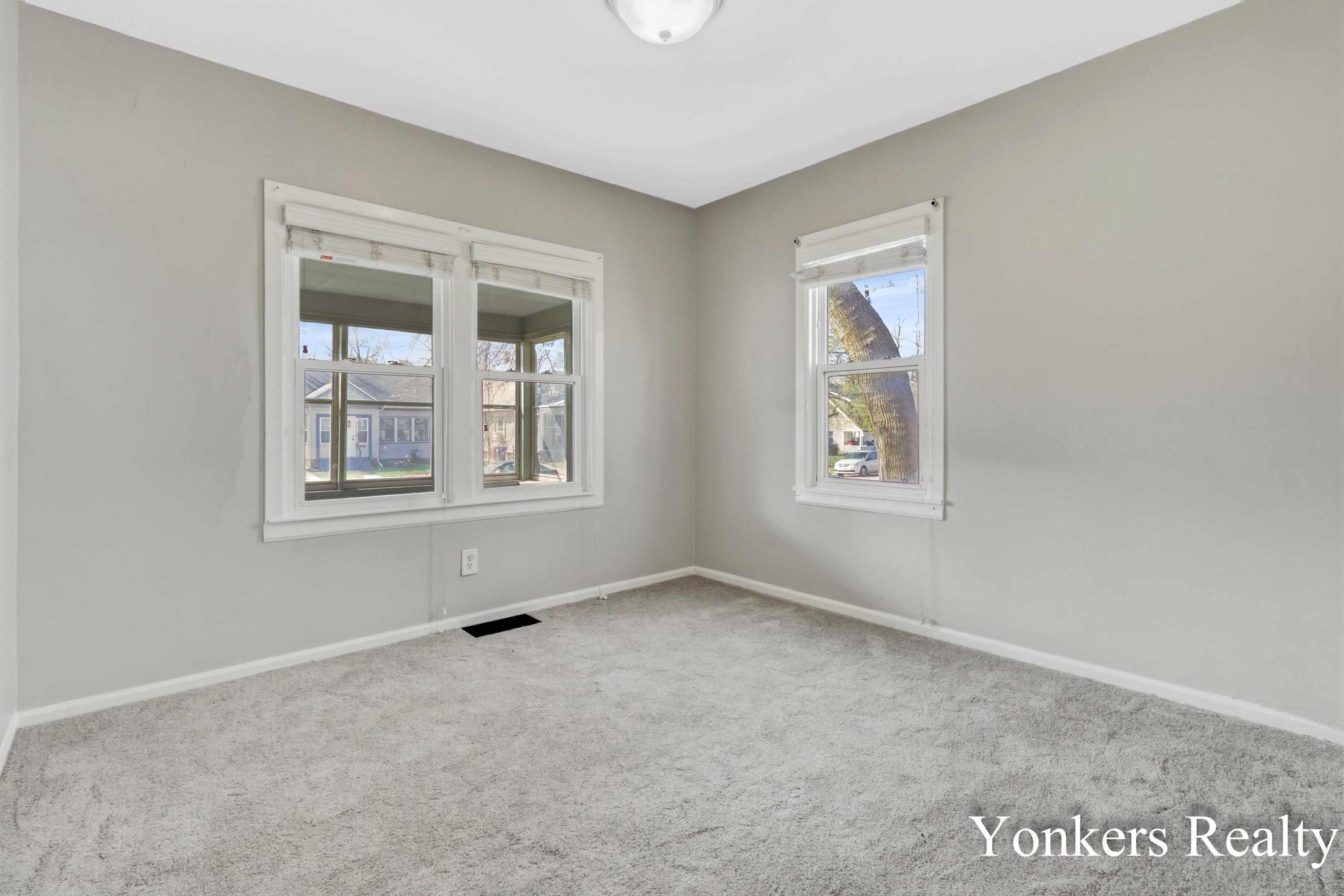 1732 Silver Avenue SE Grand Rapids MI 49507