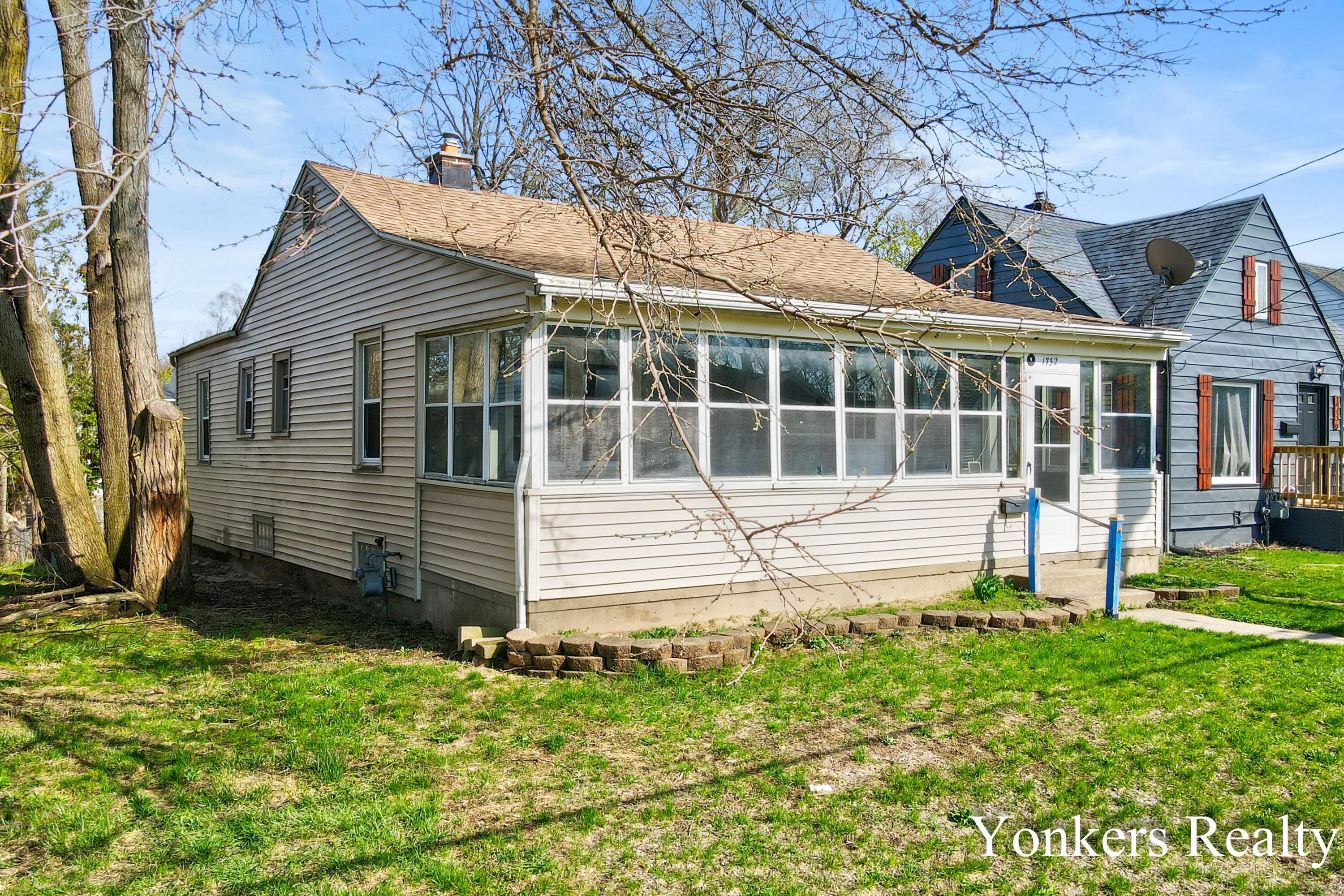 1732 Silver Avenue SE Grand Rapids MI 49507