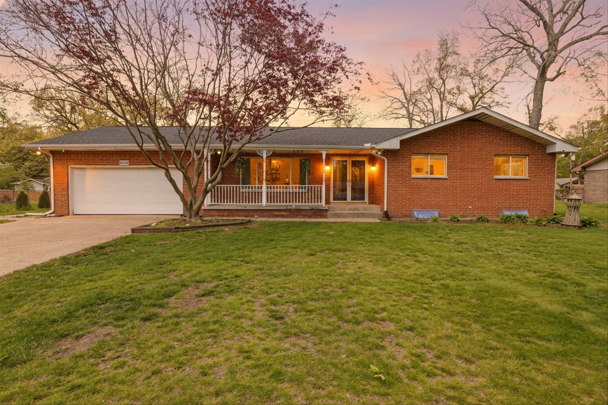 26414 Redfield Street Edwardsburg MI 49112