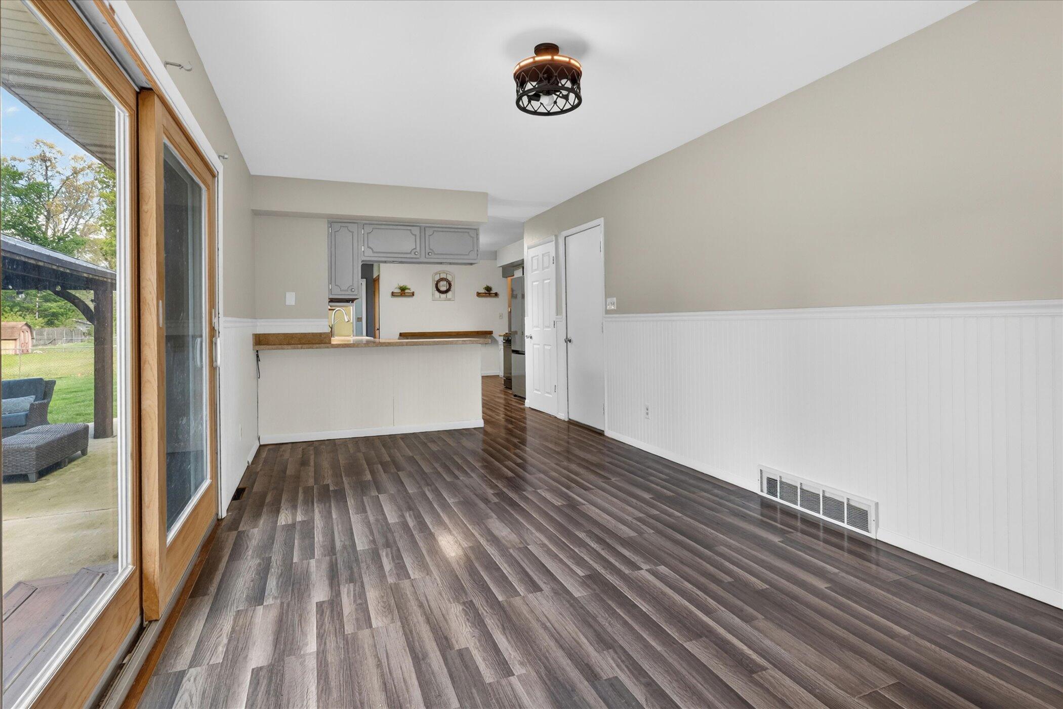 26414 Redfield Street Edwardsburg MI 49112