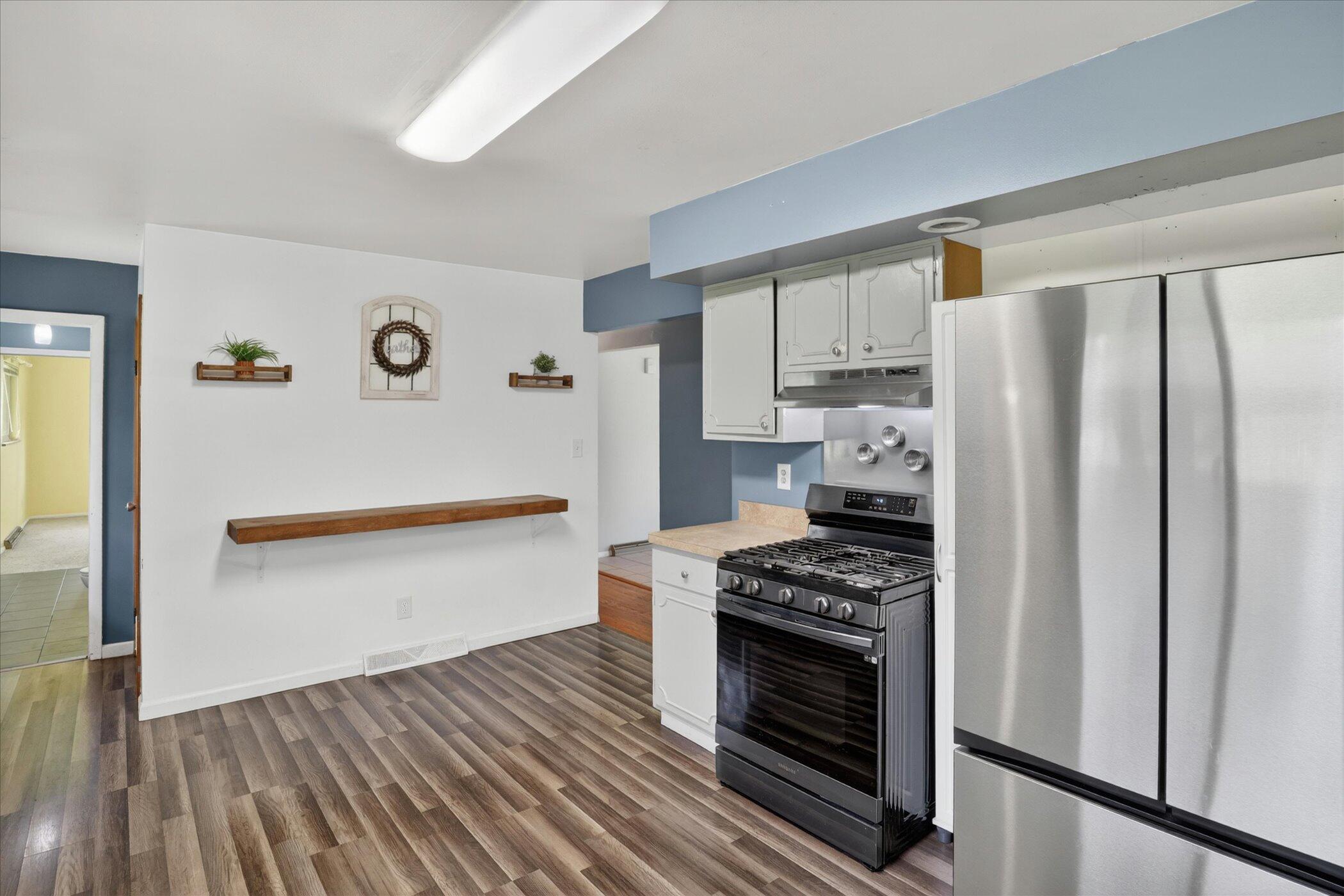 26414 Redfield Street Edwardsburg MI 49112