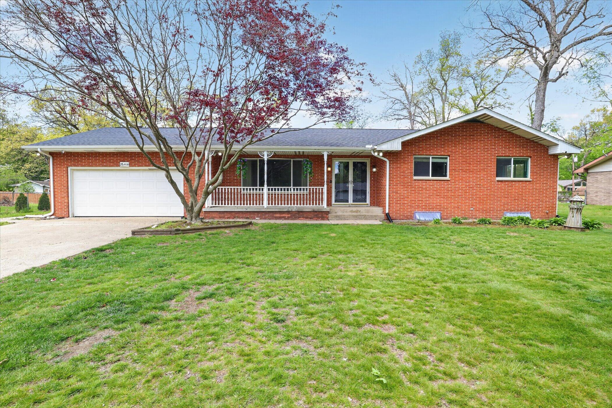 26414 Redfield Street Edwardsburg MI 49112