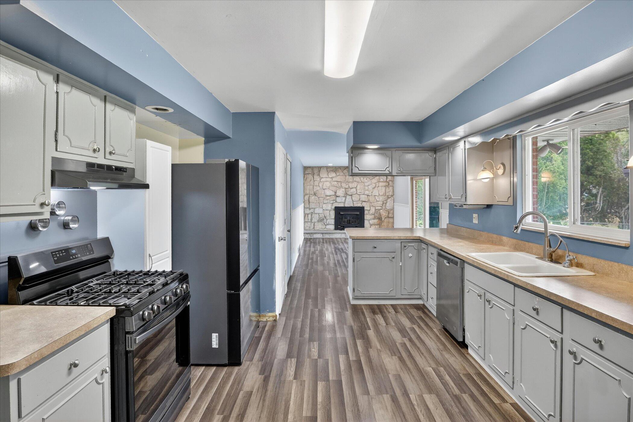 26414 Redfield Street Edwardsburg MI 49112