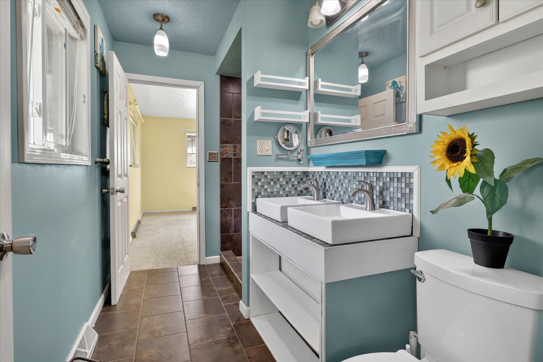 26414 Redfield Street Edwardsburg MI 49112