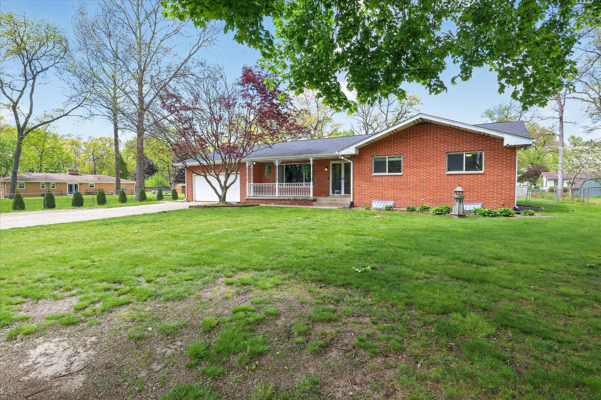 26414 Redfield Street Edwardsburg MI 49112