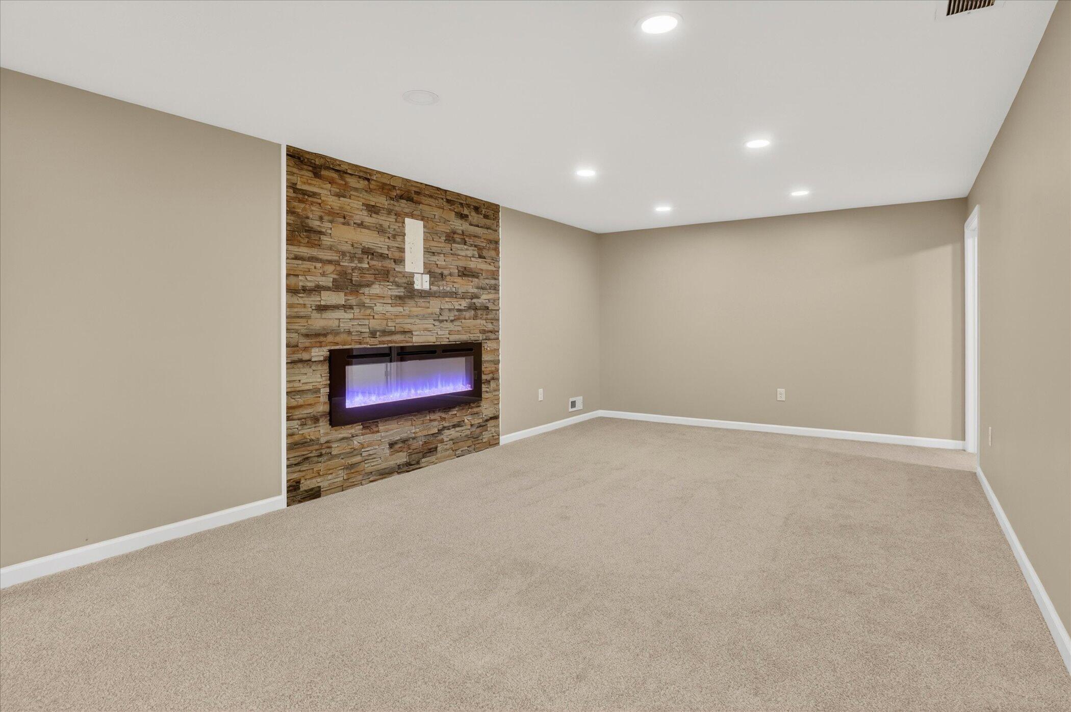 26414 Redfield Street Edwardsburg MI 49112