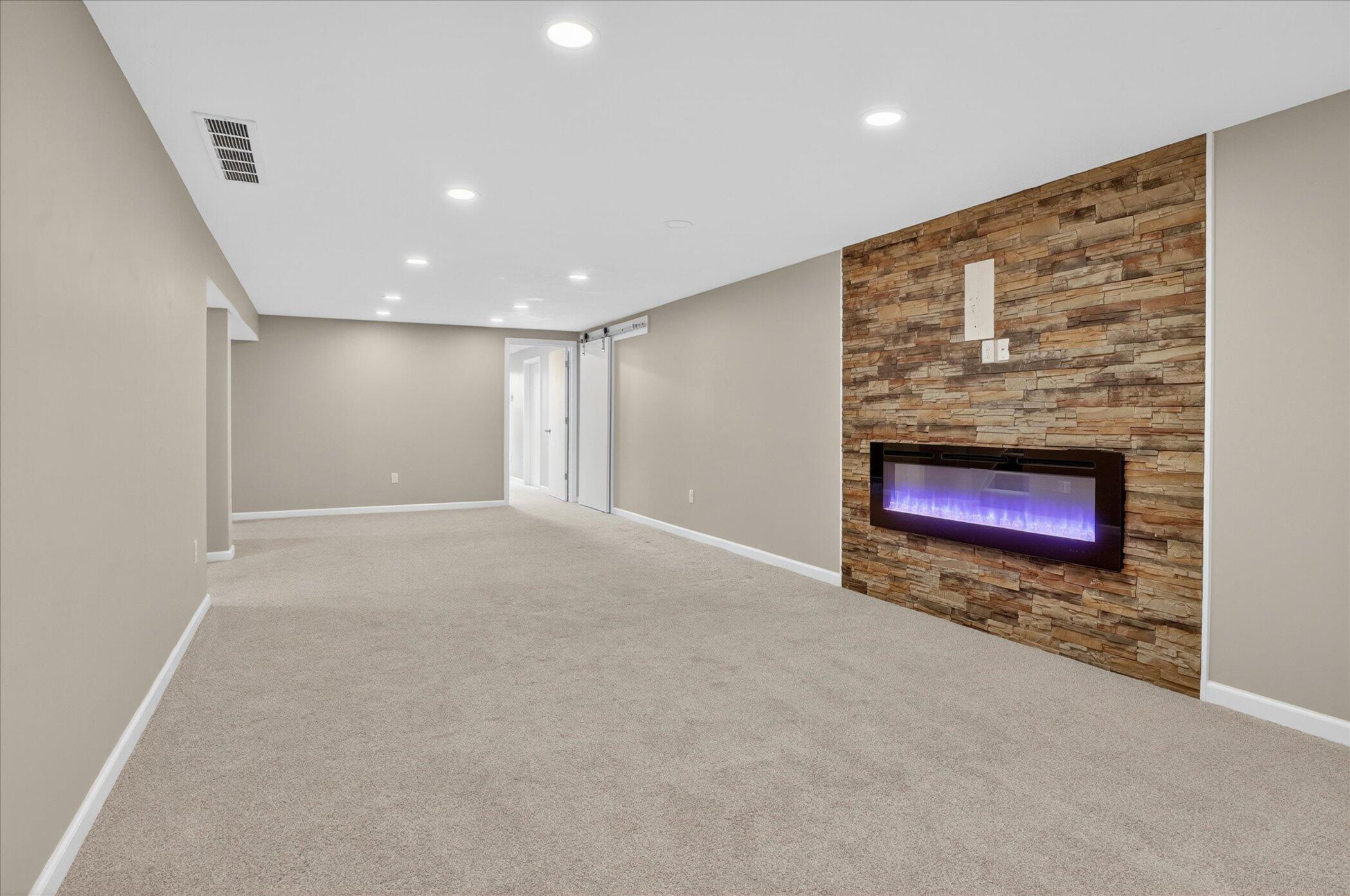 26414 Redfield Street Edwardsburg MI 49112