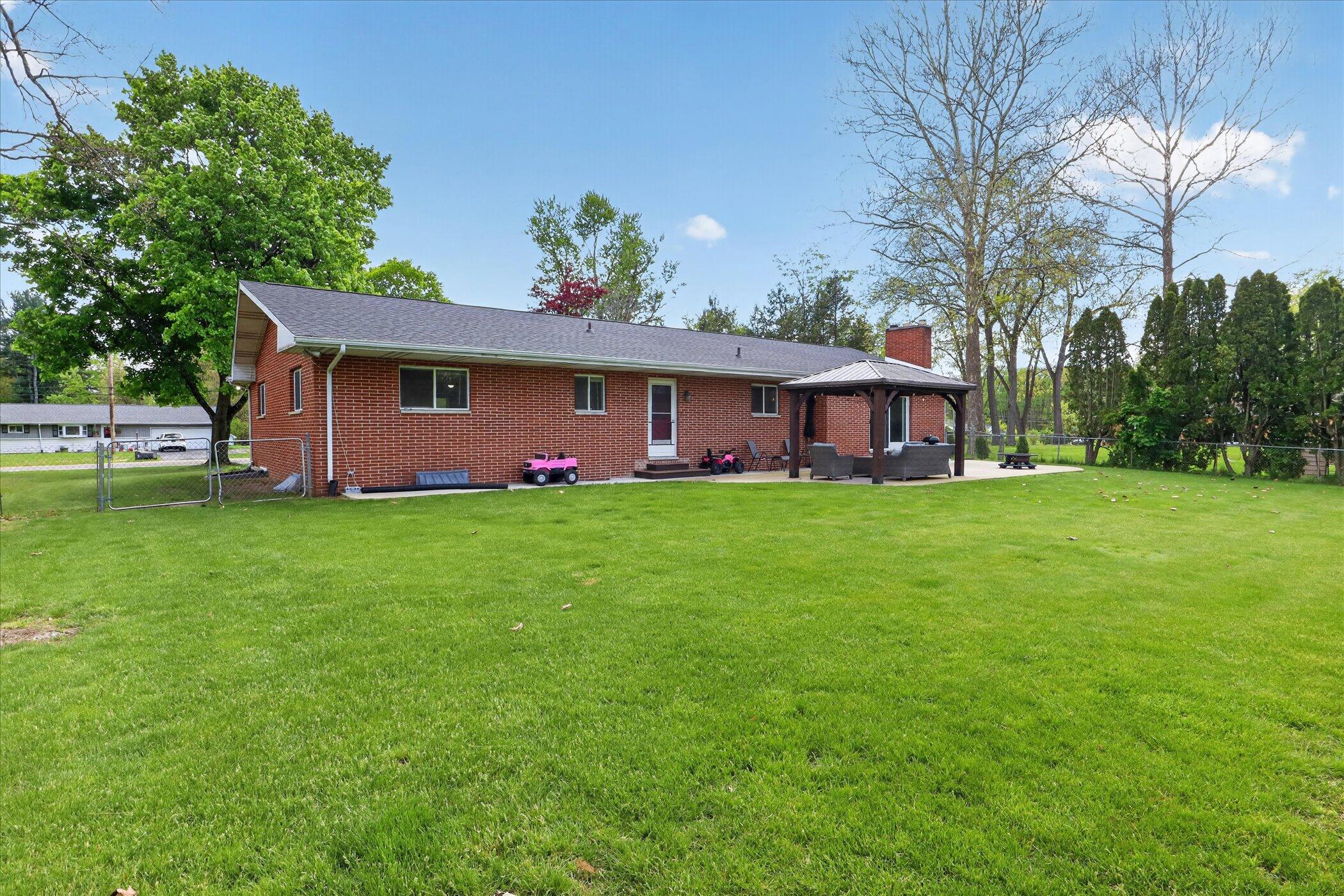 26414 Redfield Street Edwardsburg MI 49112