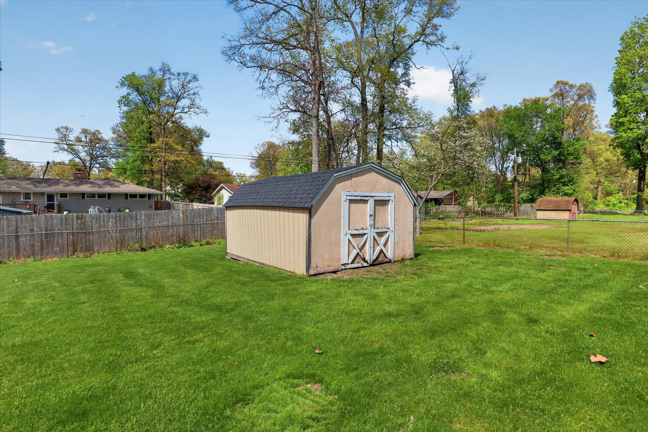 26414 Redfield Street Edwardsburg MI 49112