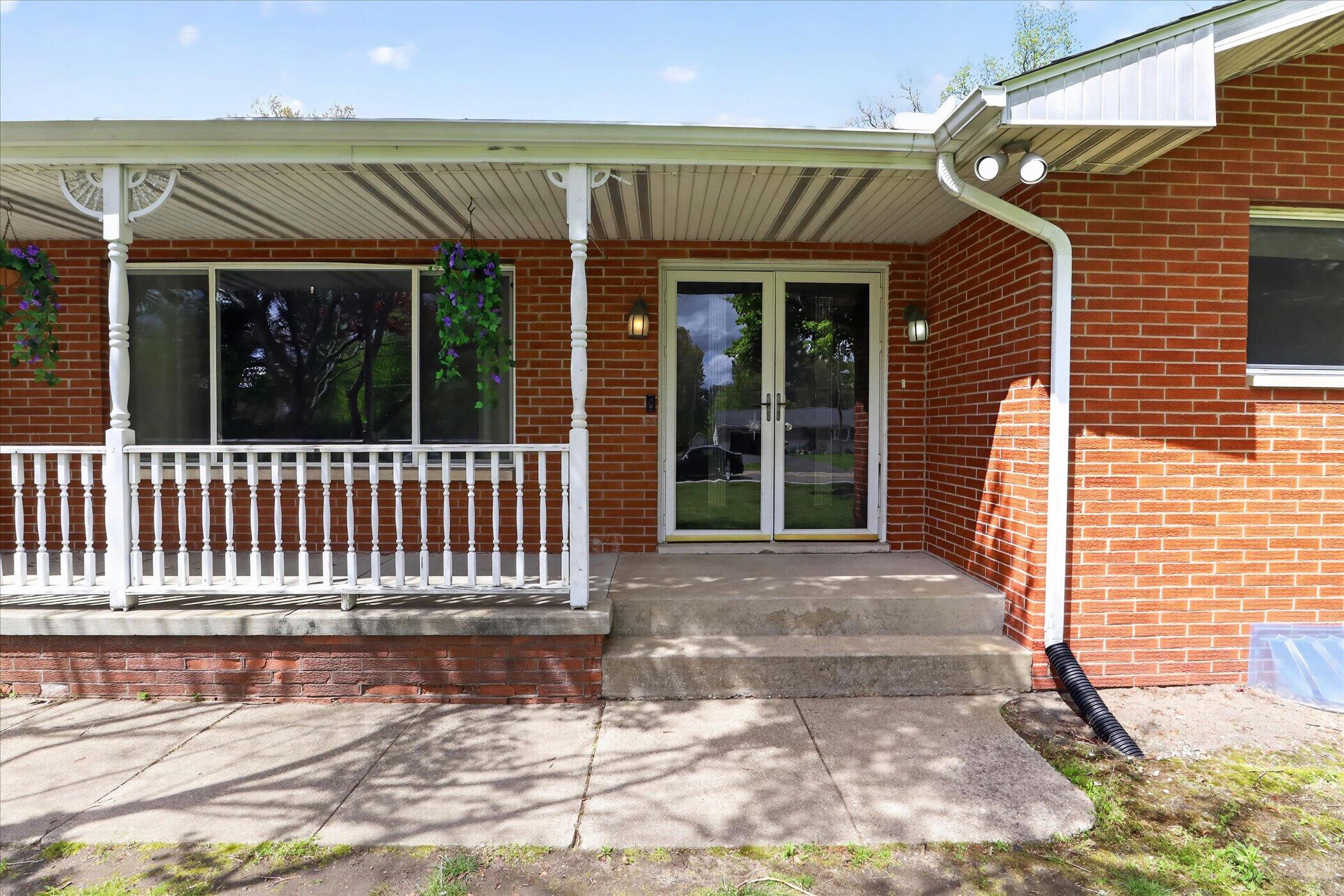 26414 Redfield Street Edwardsburg MI 49112
