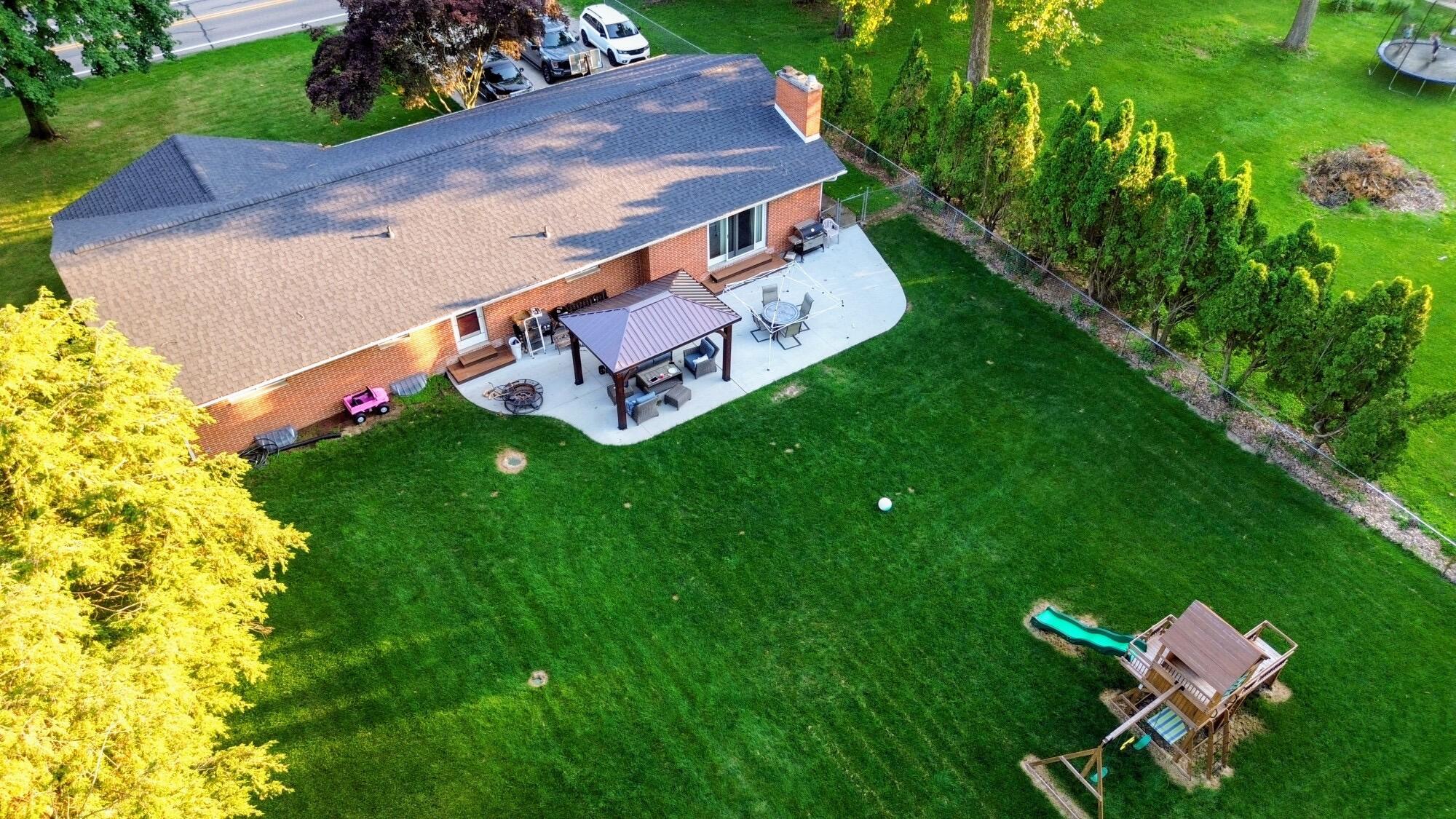 26414 Redfield Street Edwardsburg MI 49112