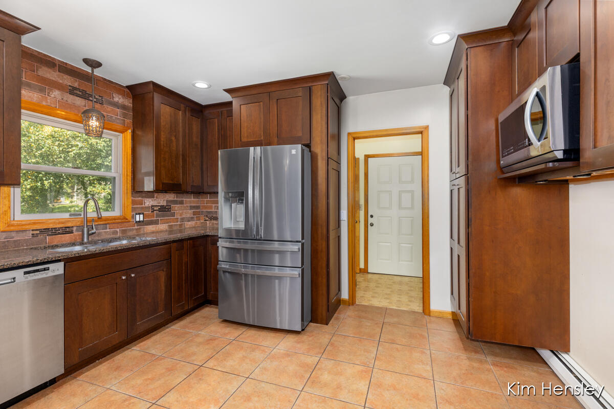 1085 4 Mile Road NE Grand Rapids MI 49525