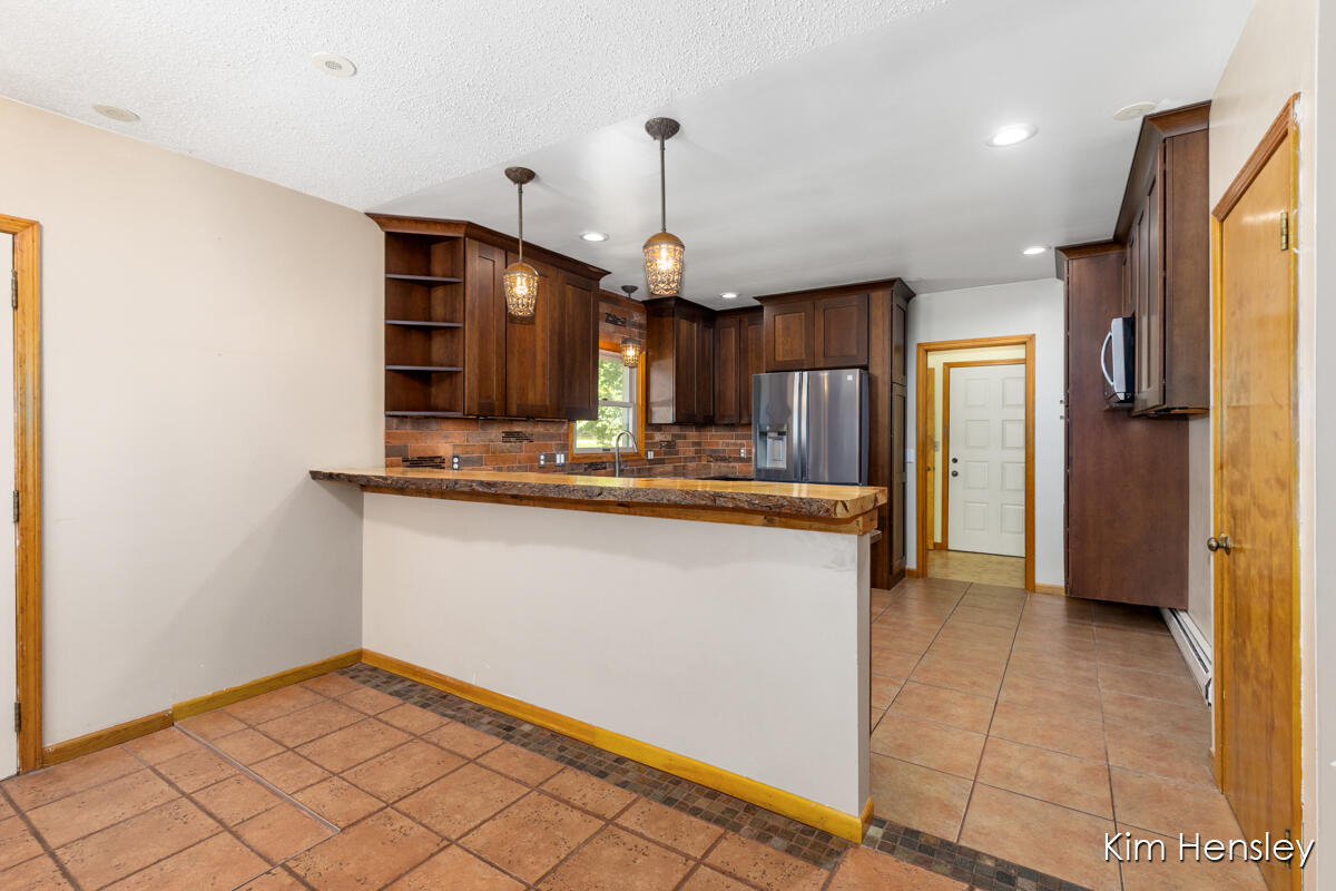 1085 4 Mile Road NE Grand Rapids MI 49525