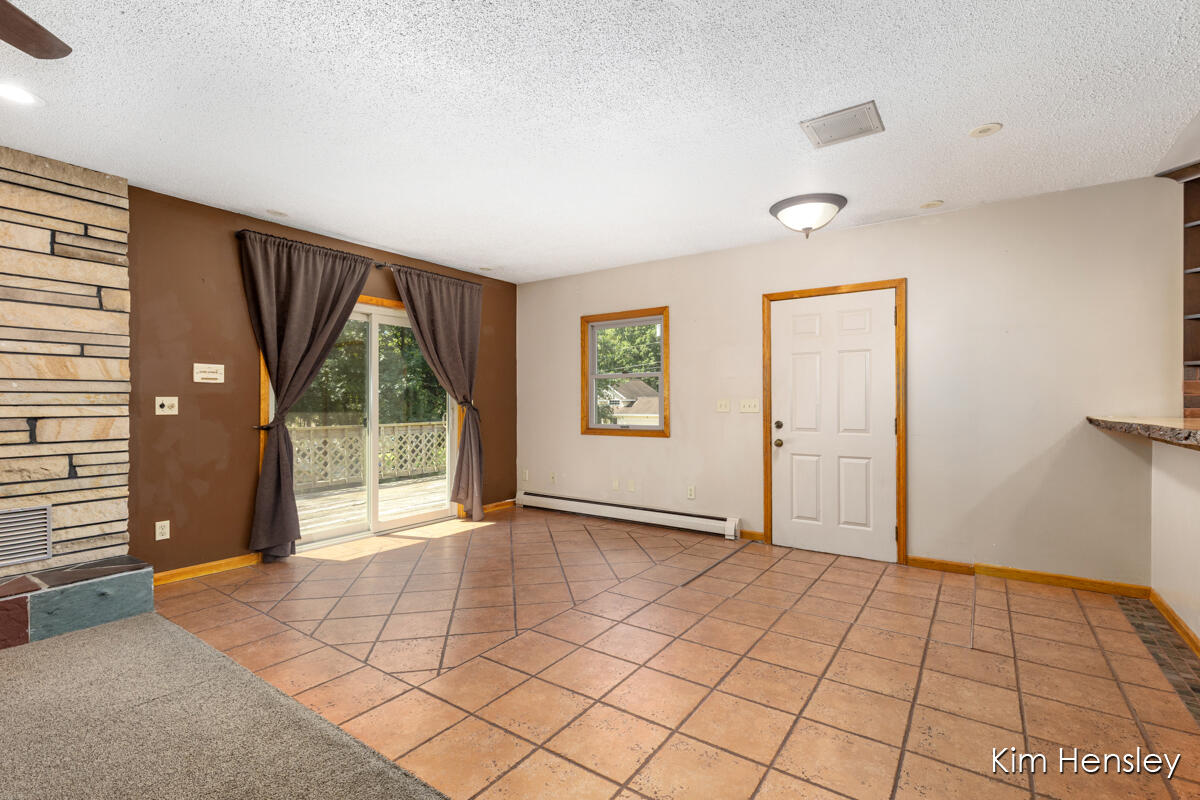 1085 4 Mile Road NE Grand Rapids MI 49525