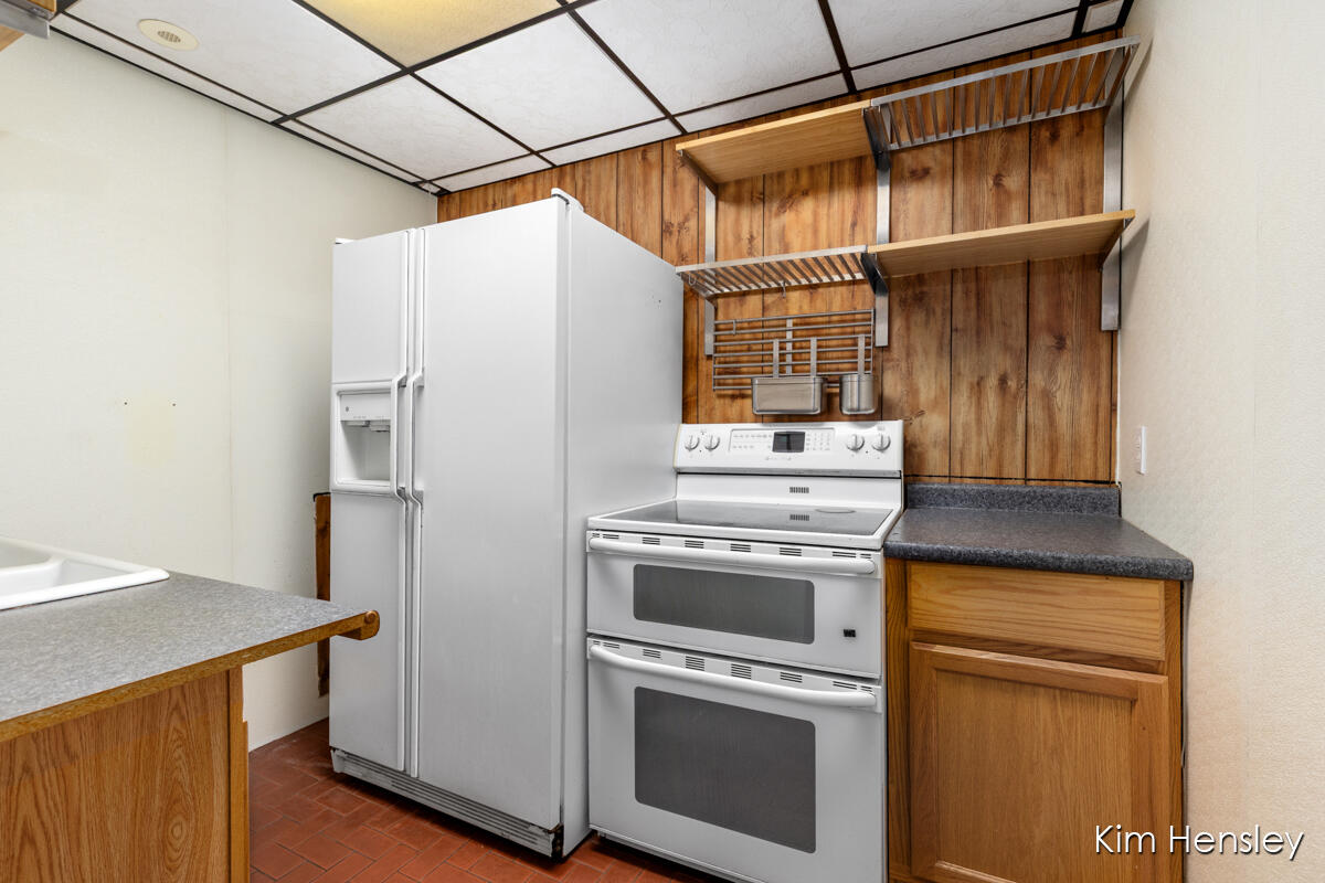 1085 4 Mile Road NE Grand Rapids MI 49525