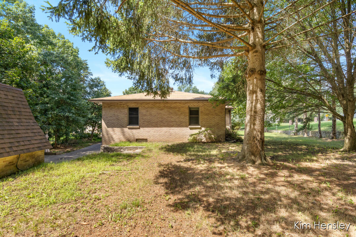 1085 4 Mile Road NE Grand Rapids MI 49525