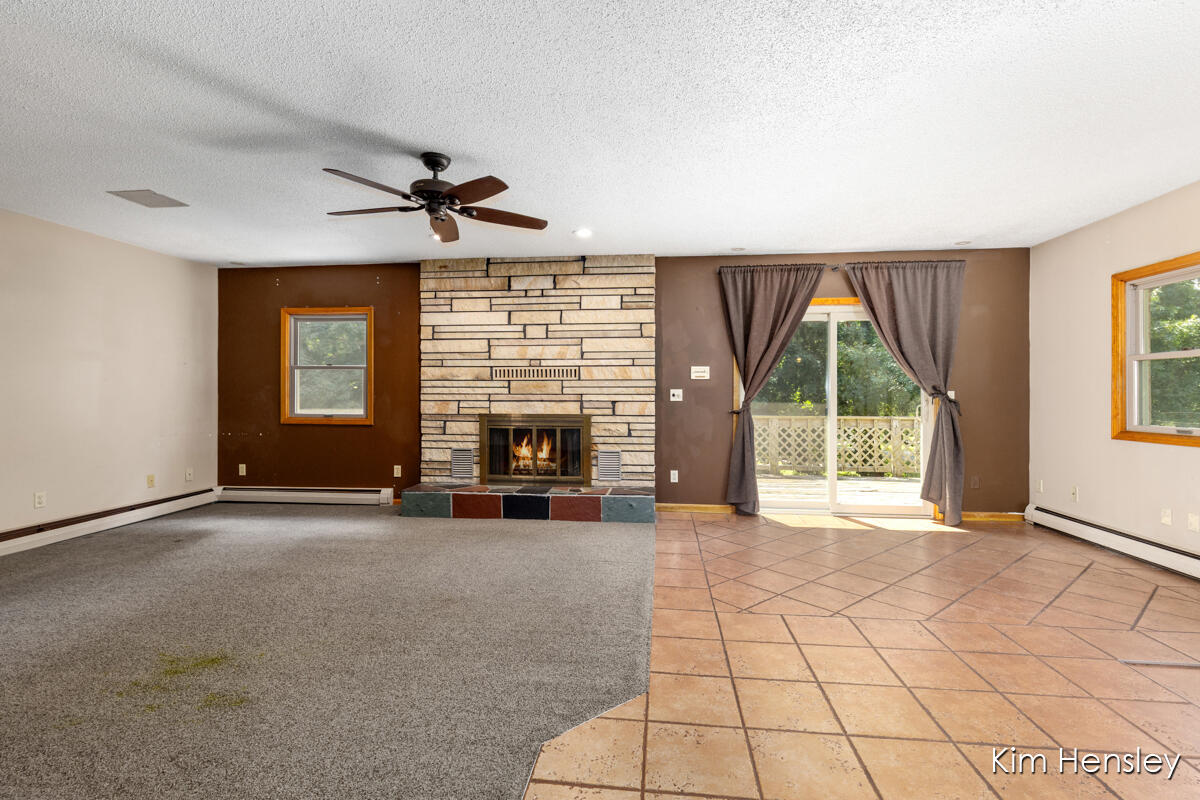 1085 4 Mile Road NE Grand Rapids MI 49525