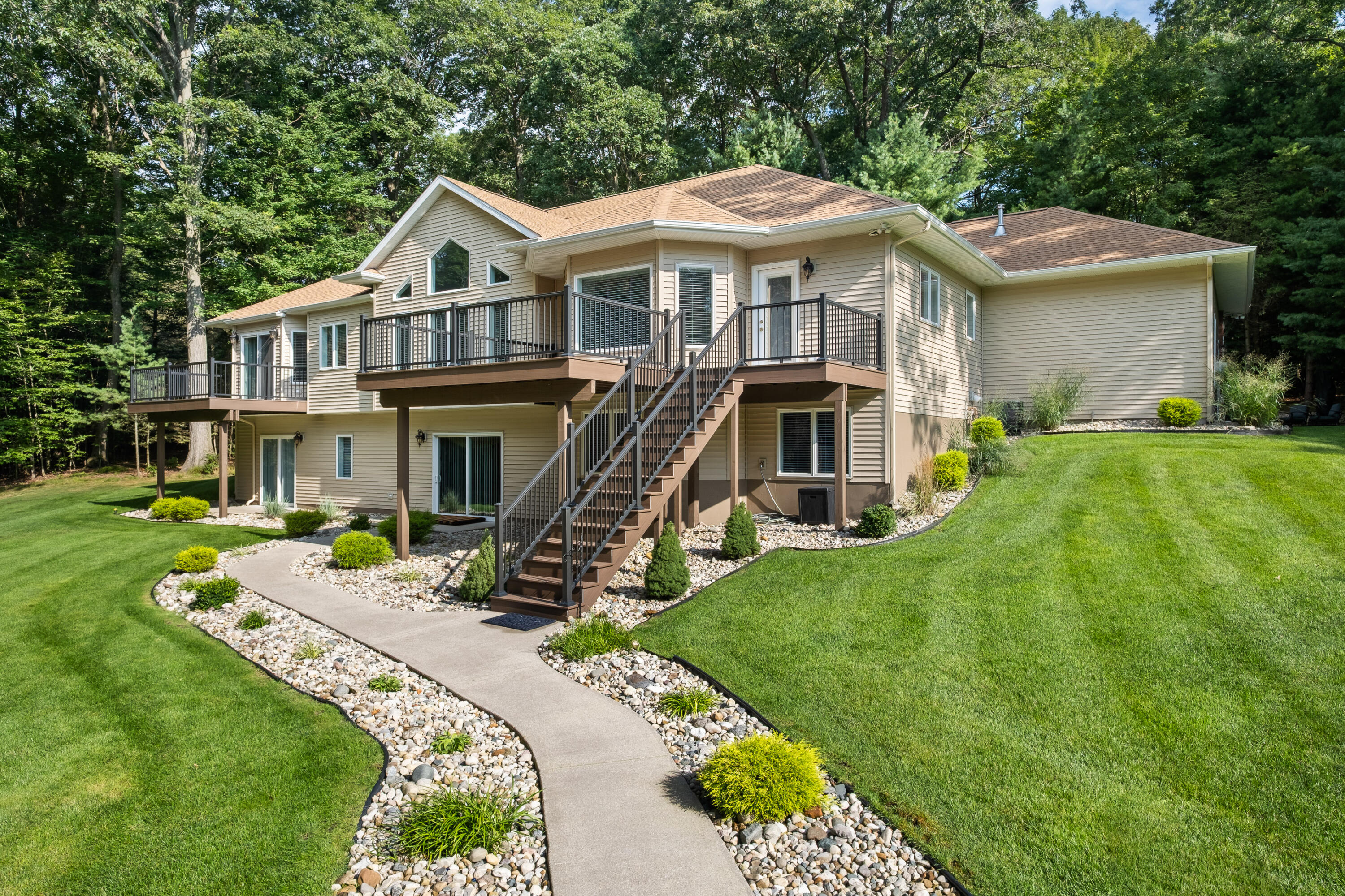 6065 N Scenic Woods Circle N Muskegon MI 49445