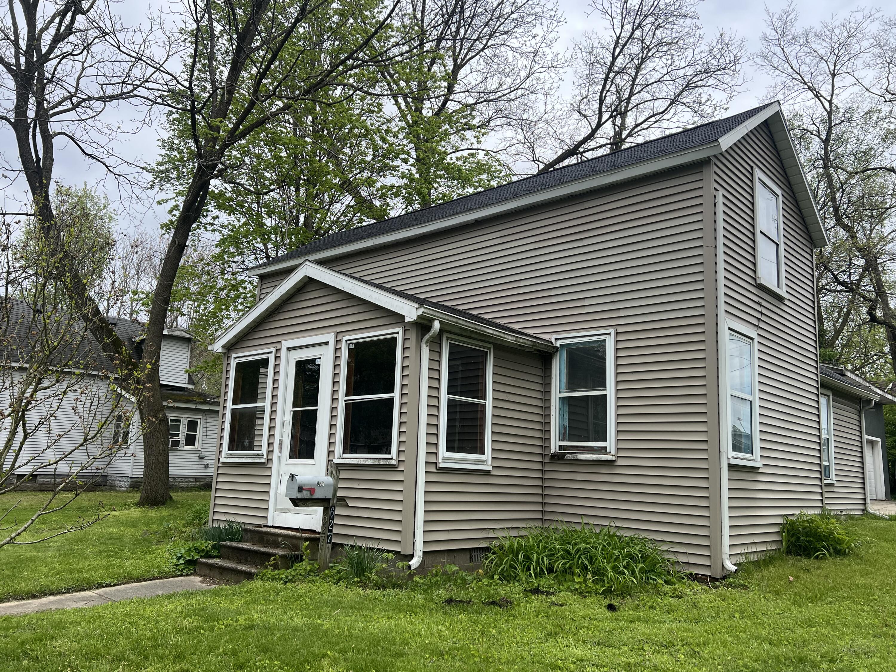 627 S 5th Street Niles MI 49120