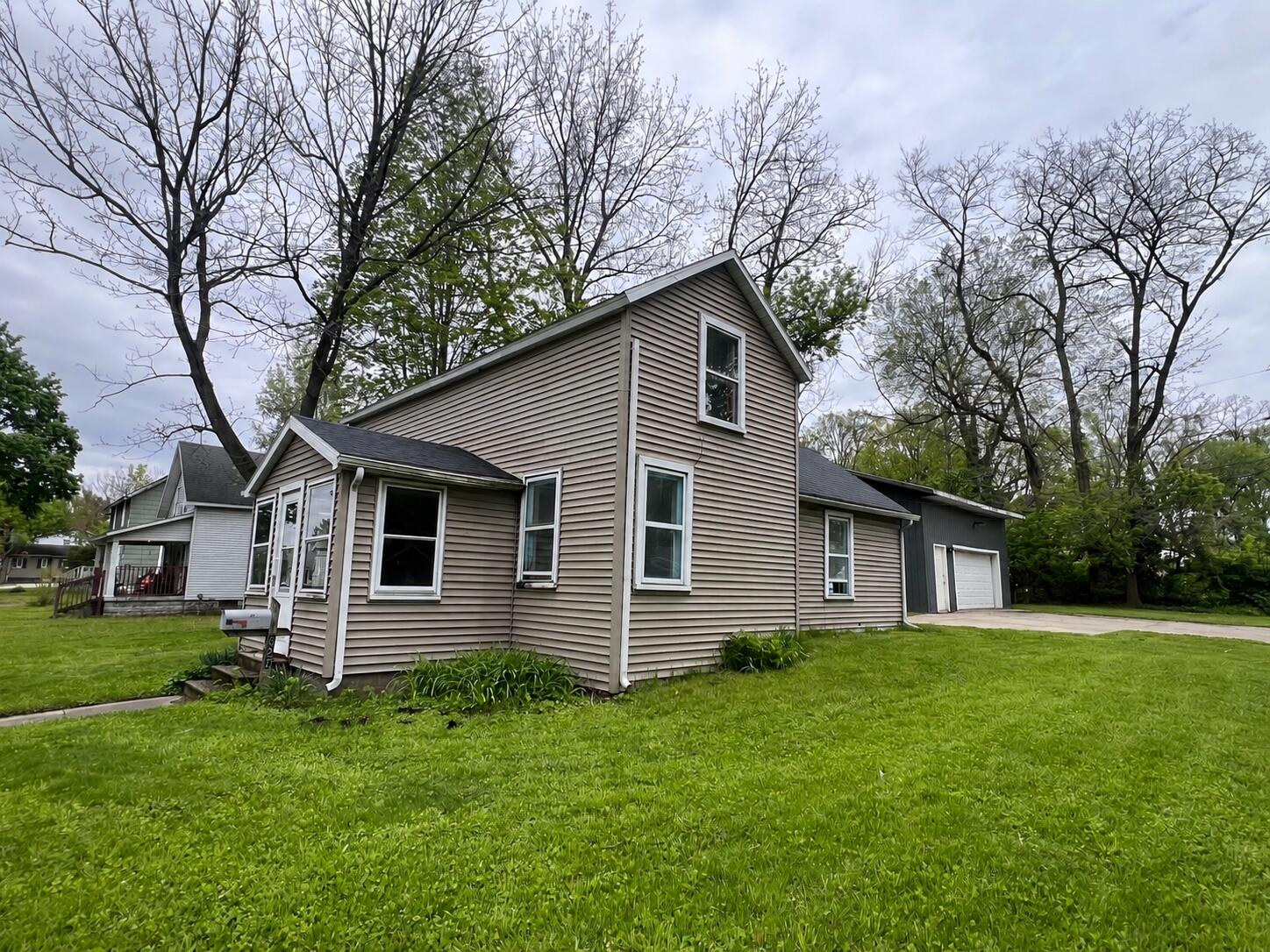 627 S 5th Street Niles MI 49120