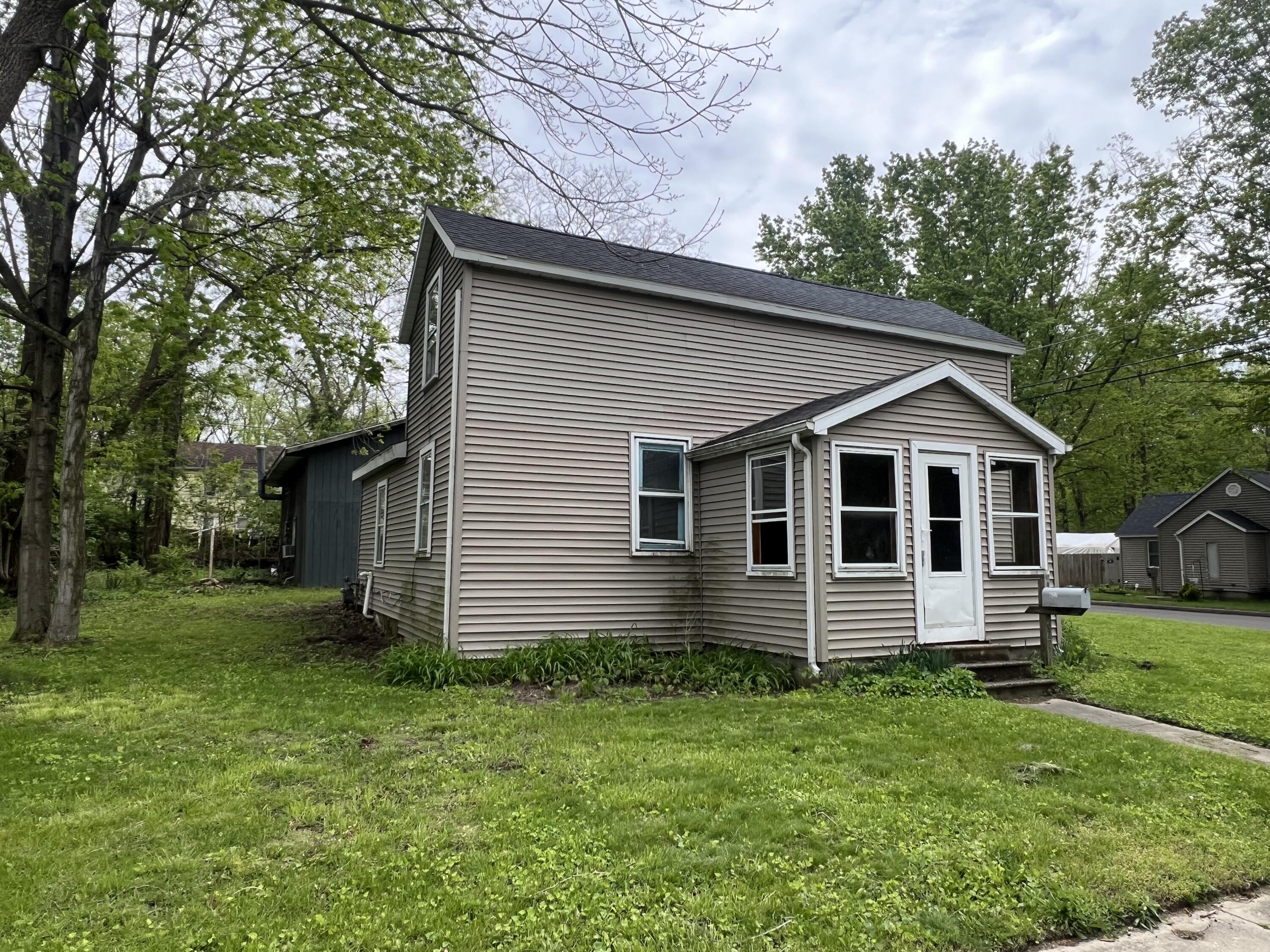627 S 5th Street Niles MI 49120
