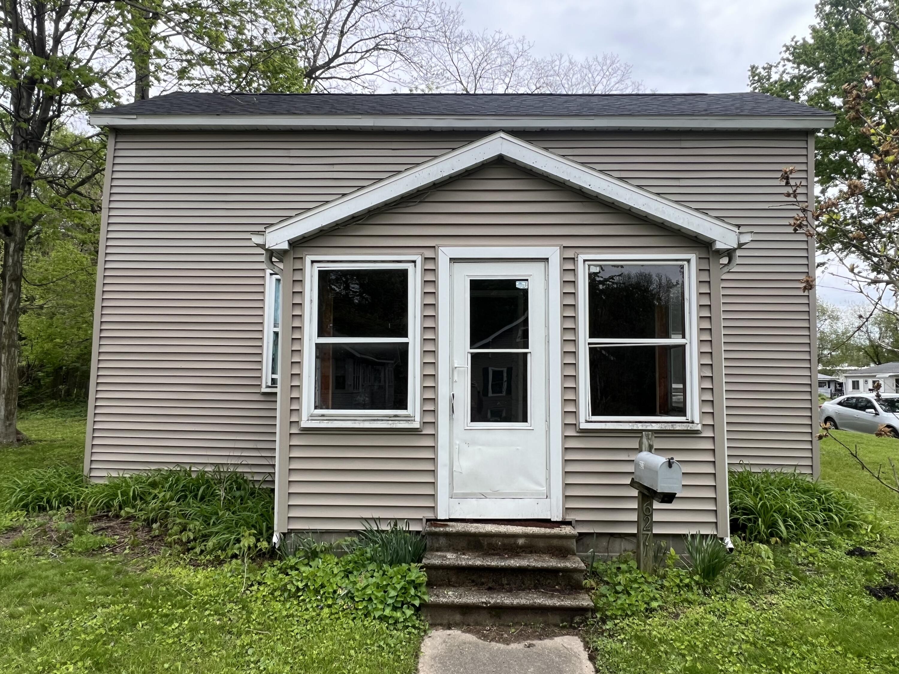 627 S 5th Street Niles MI 49120