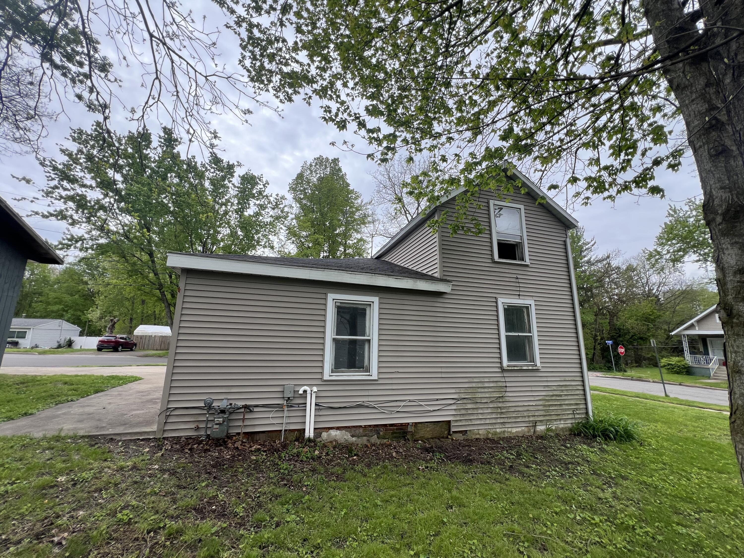 627 S 5th Street Niles MI 49120