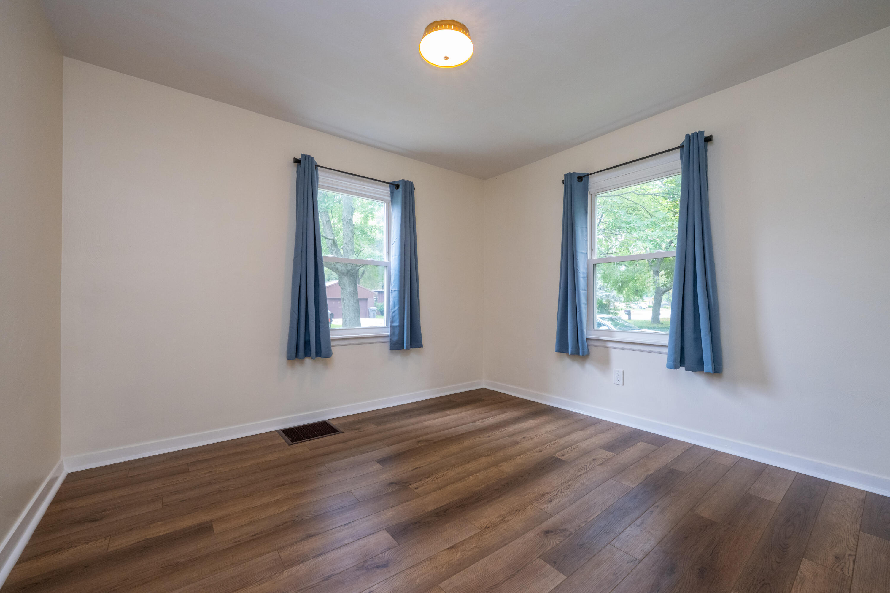 1643 Lyola Court Benton Harbor MI 49022