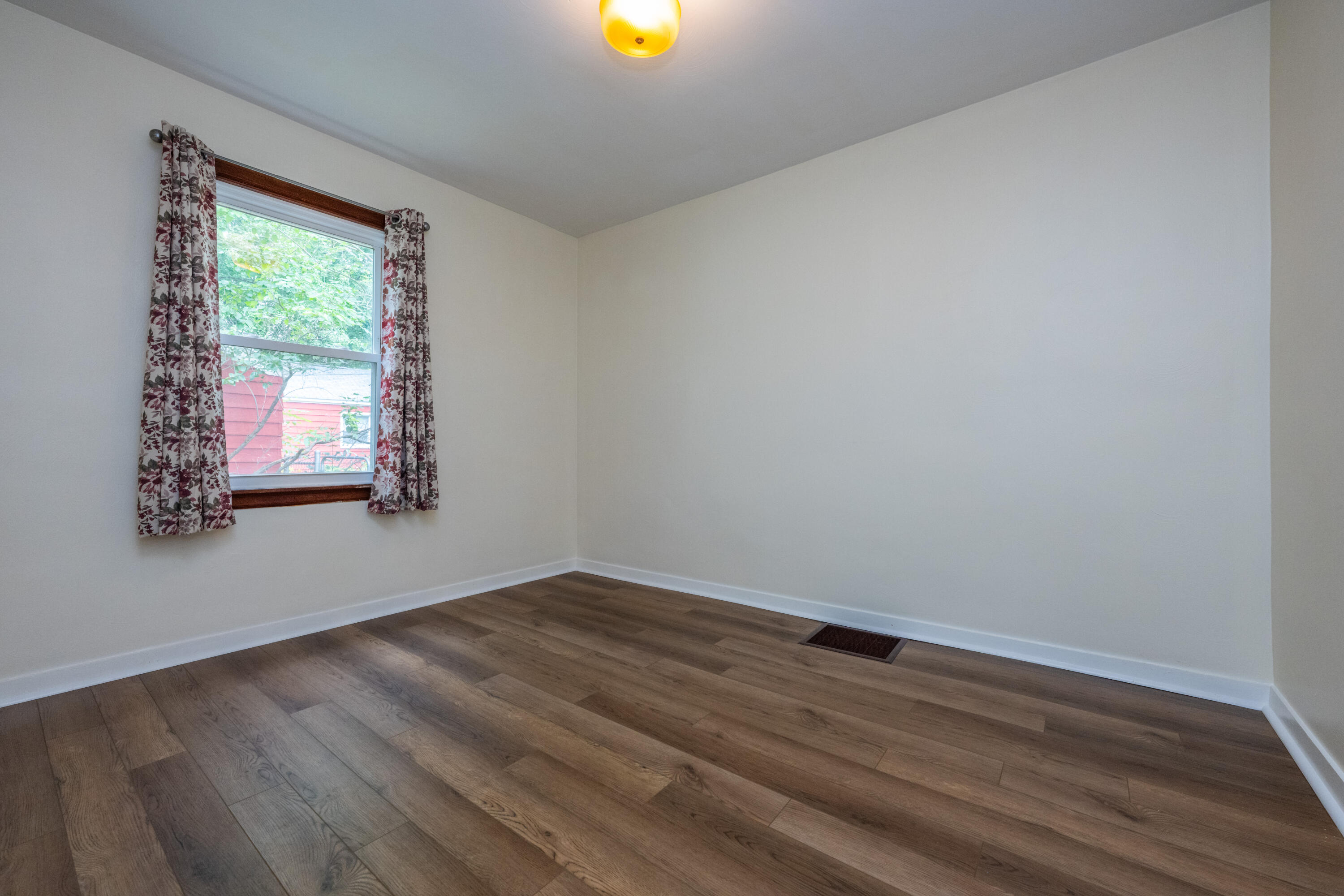 1643 Lyola Court Benton Harbor MI 49022