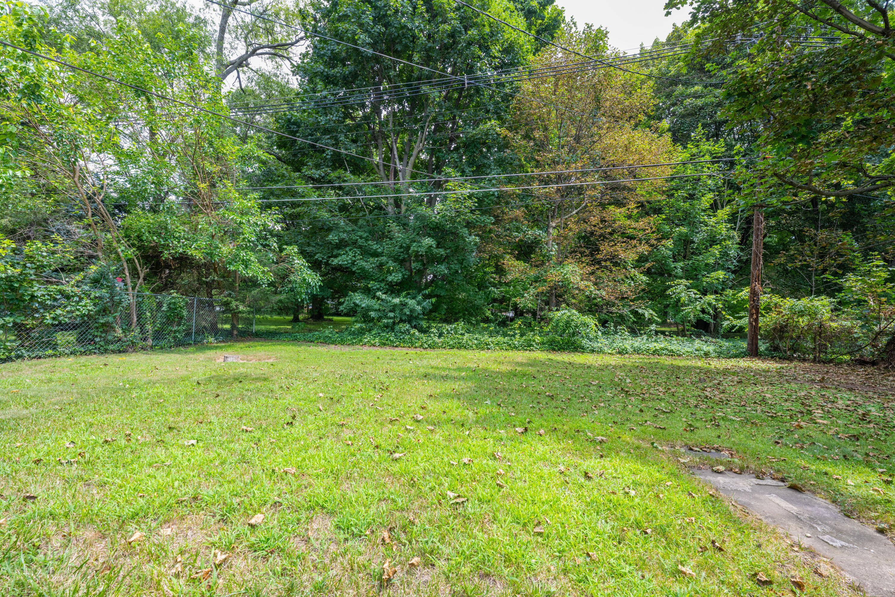 1643 Lyola Court Benton Harbor MI 49022