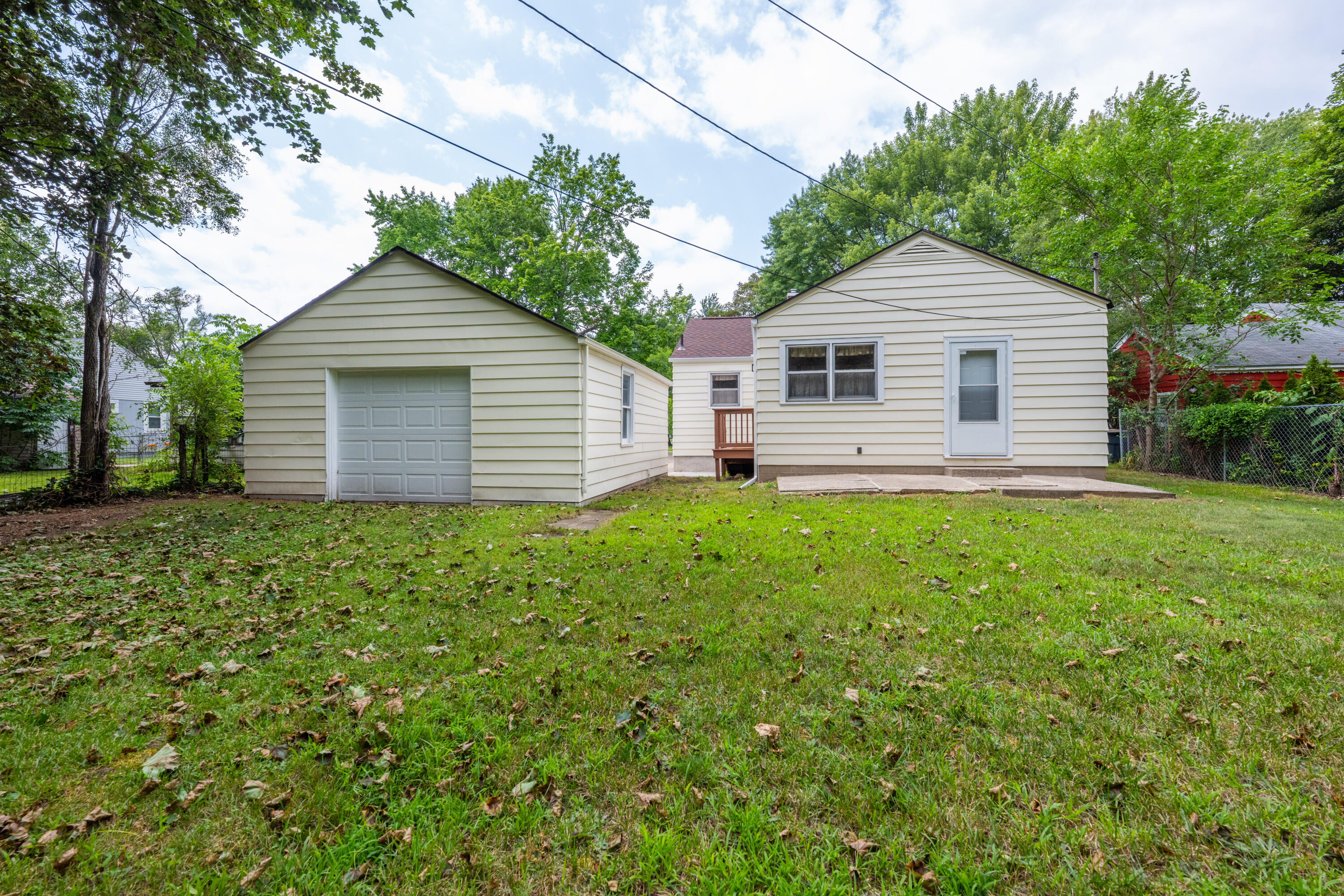 1643 Lyola Court Benton Harbor MI 49022