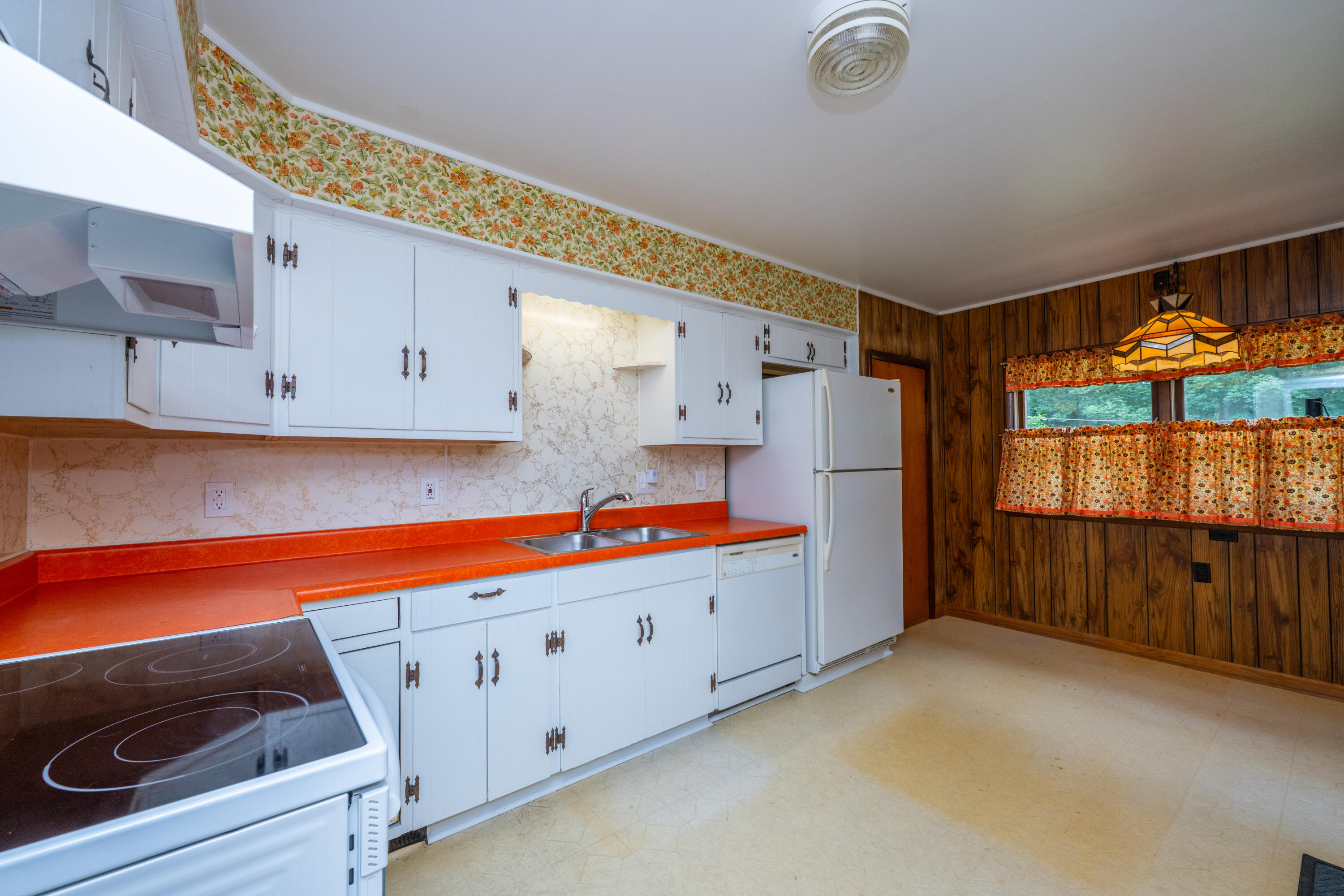 1643 Lyola Court Benton Harbor MI 49022